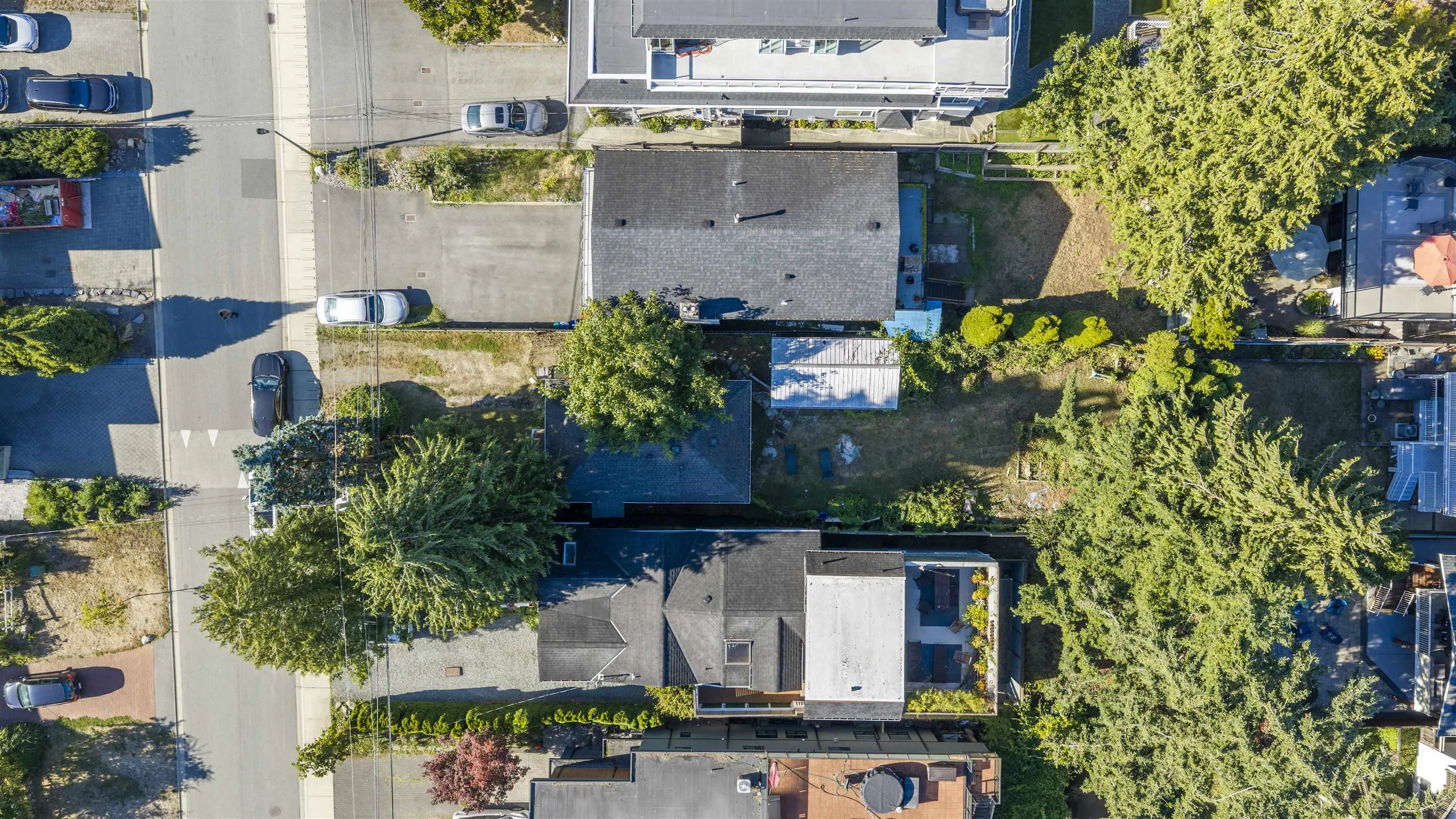 942 Lee Street