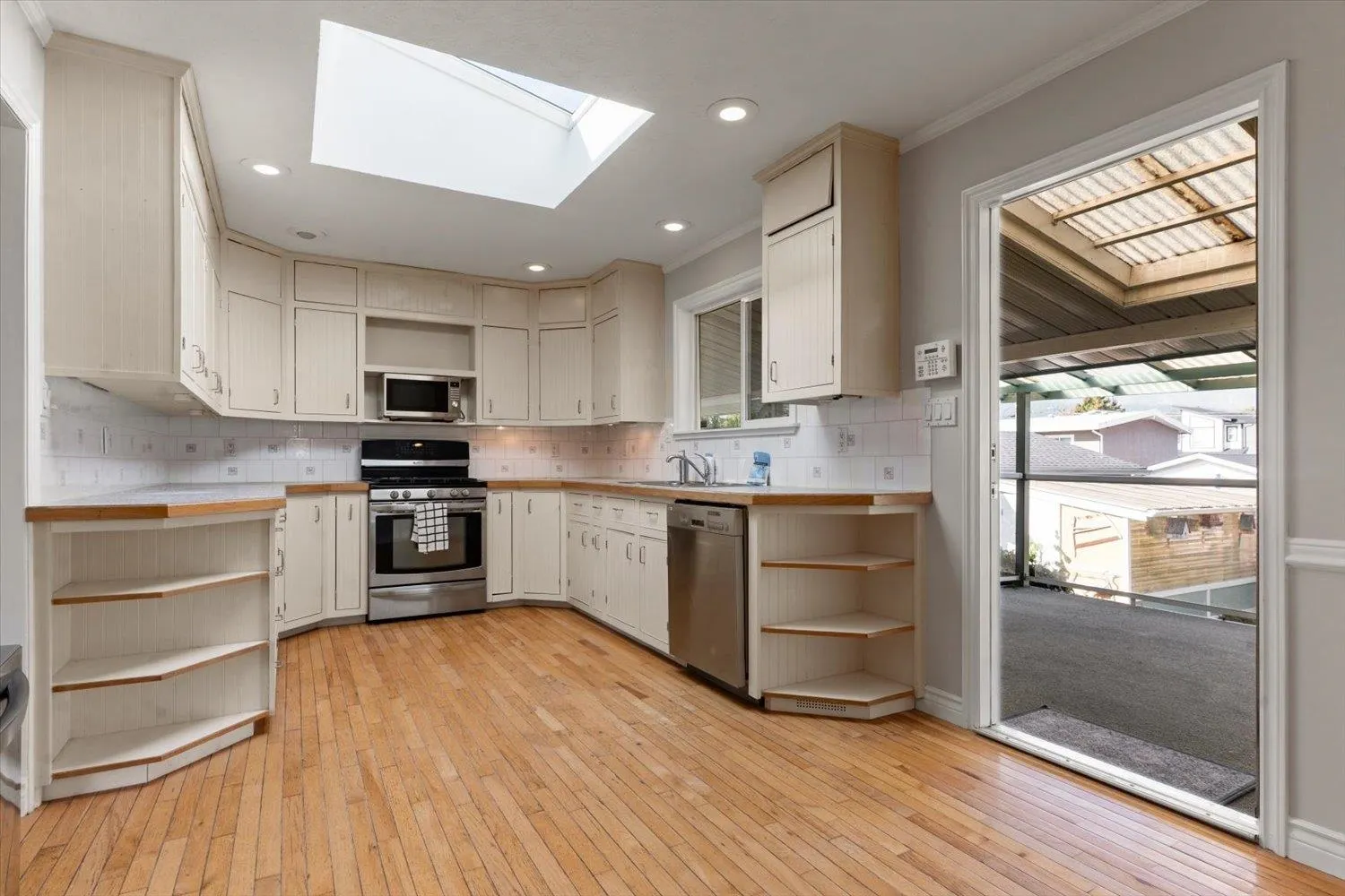 46705 Emerald Drive