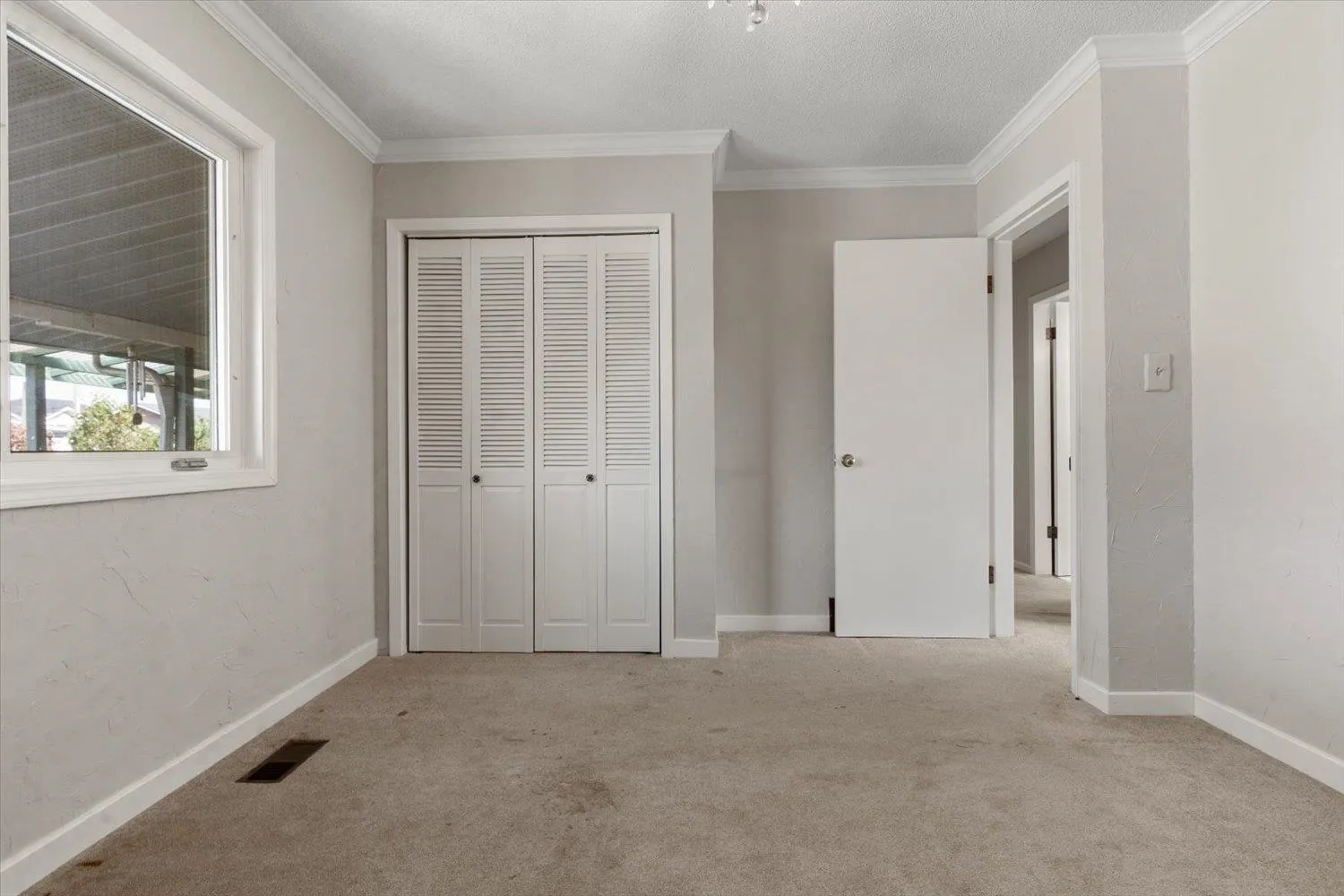 46705 Emerald Drive