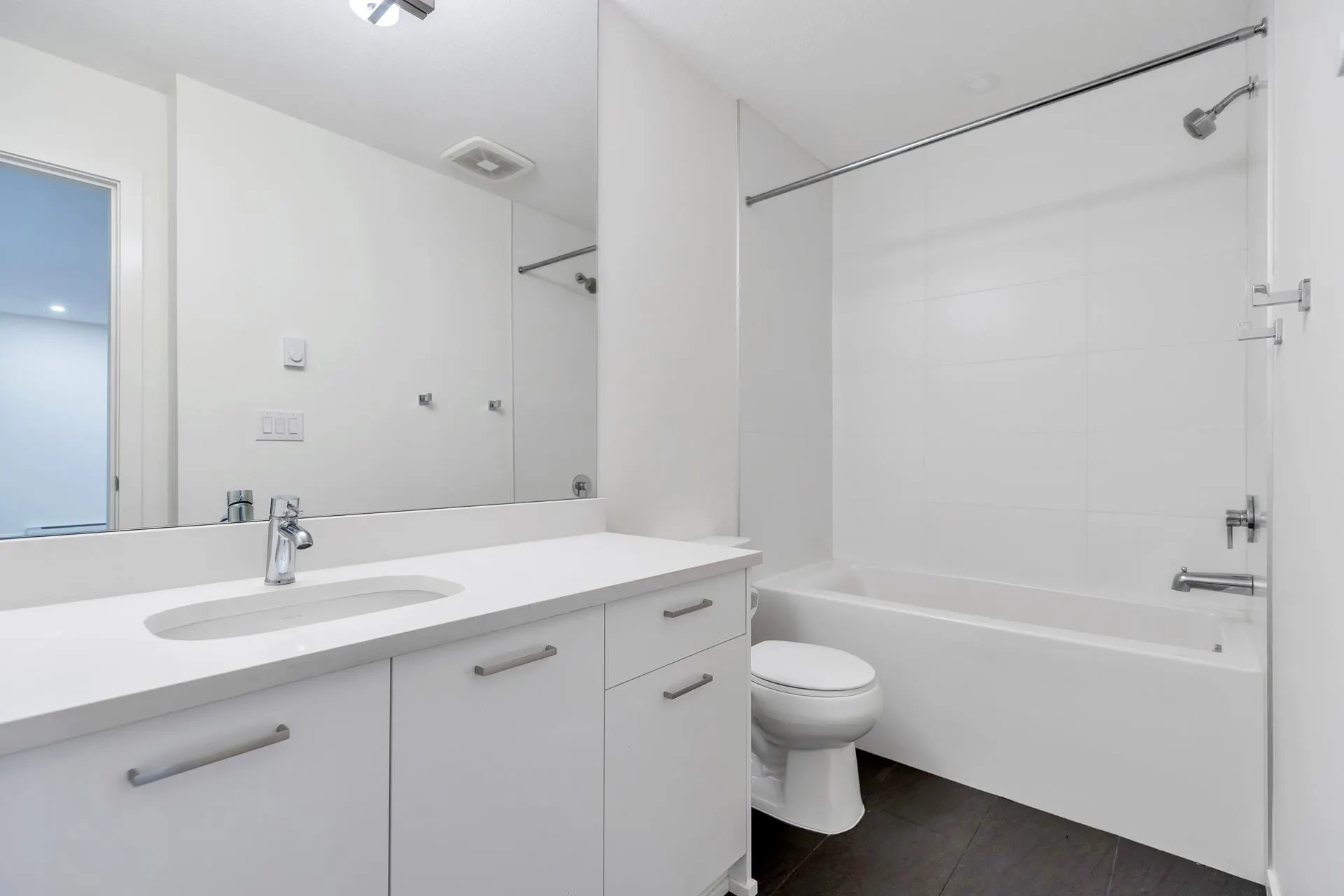 20087 68 Avenue #B005
