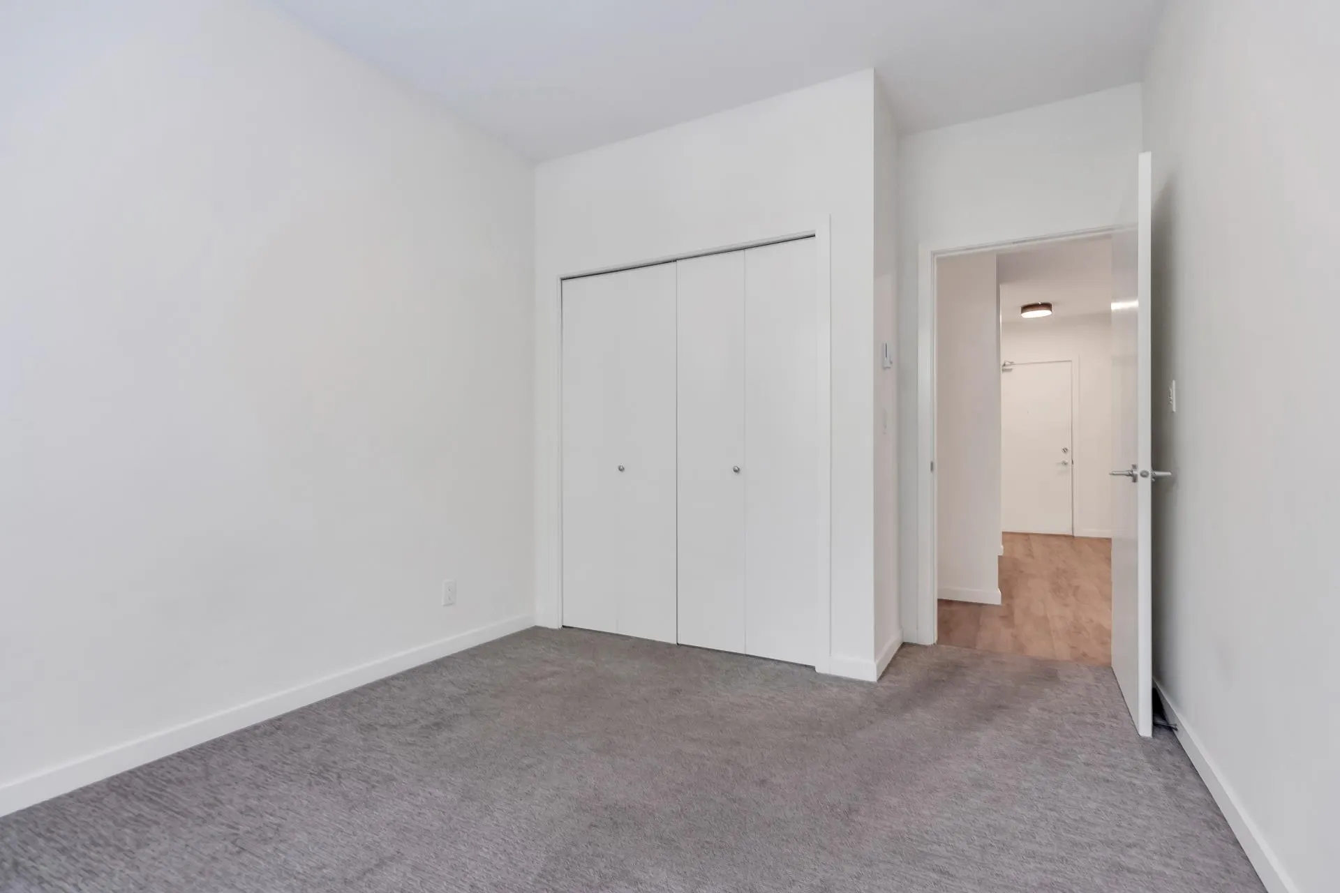 20087 68 Avenue #B005