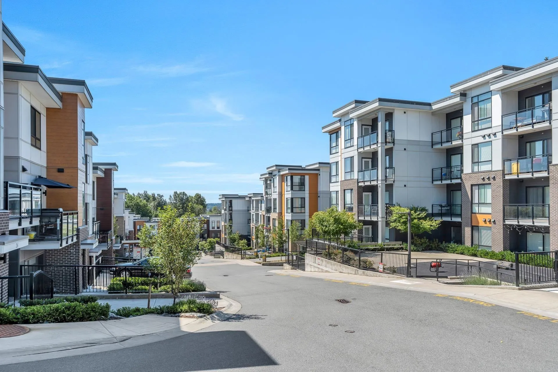 20087 68 Avenue #B005