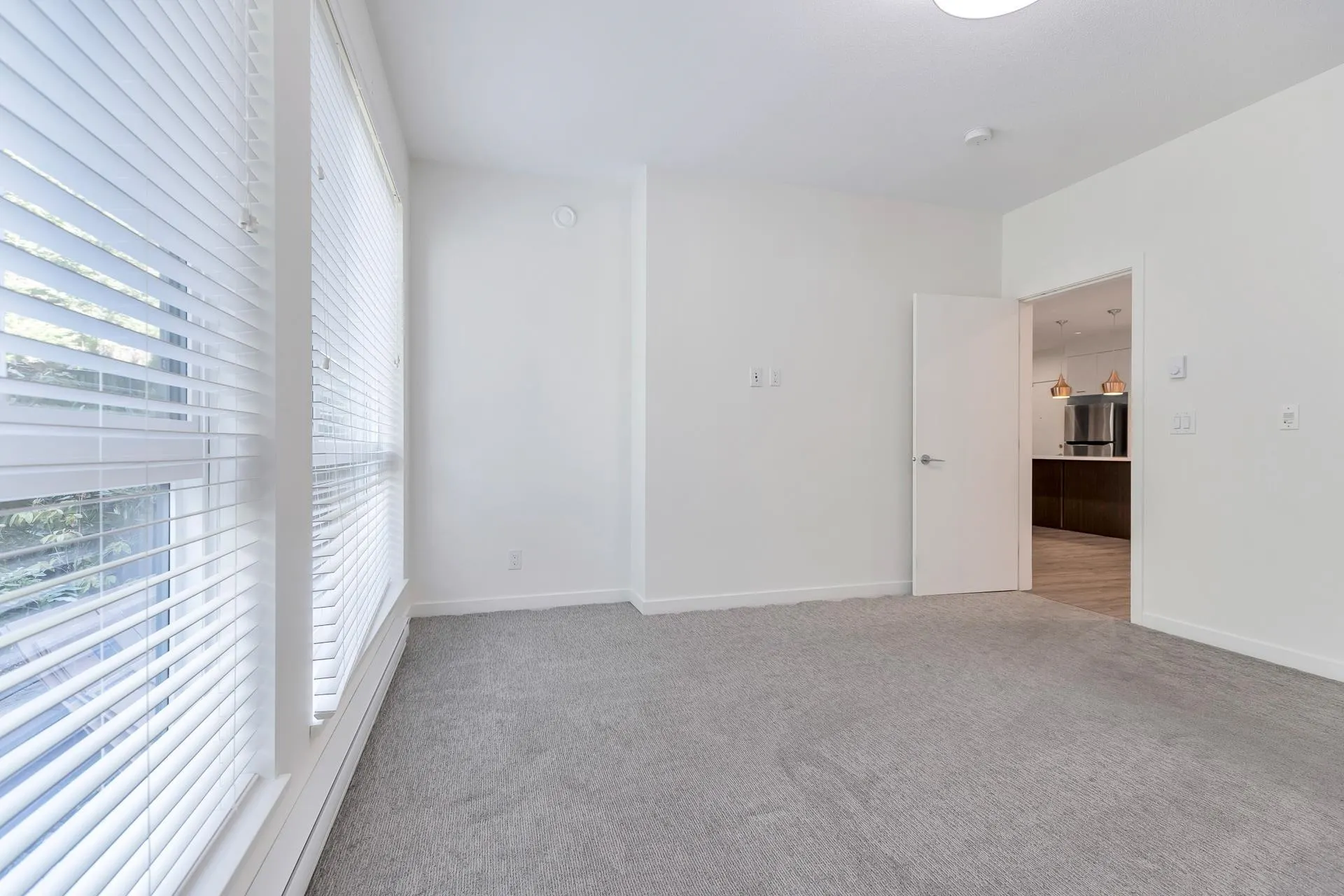 20087 68 Avenue #B005