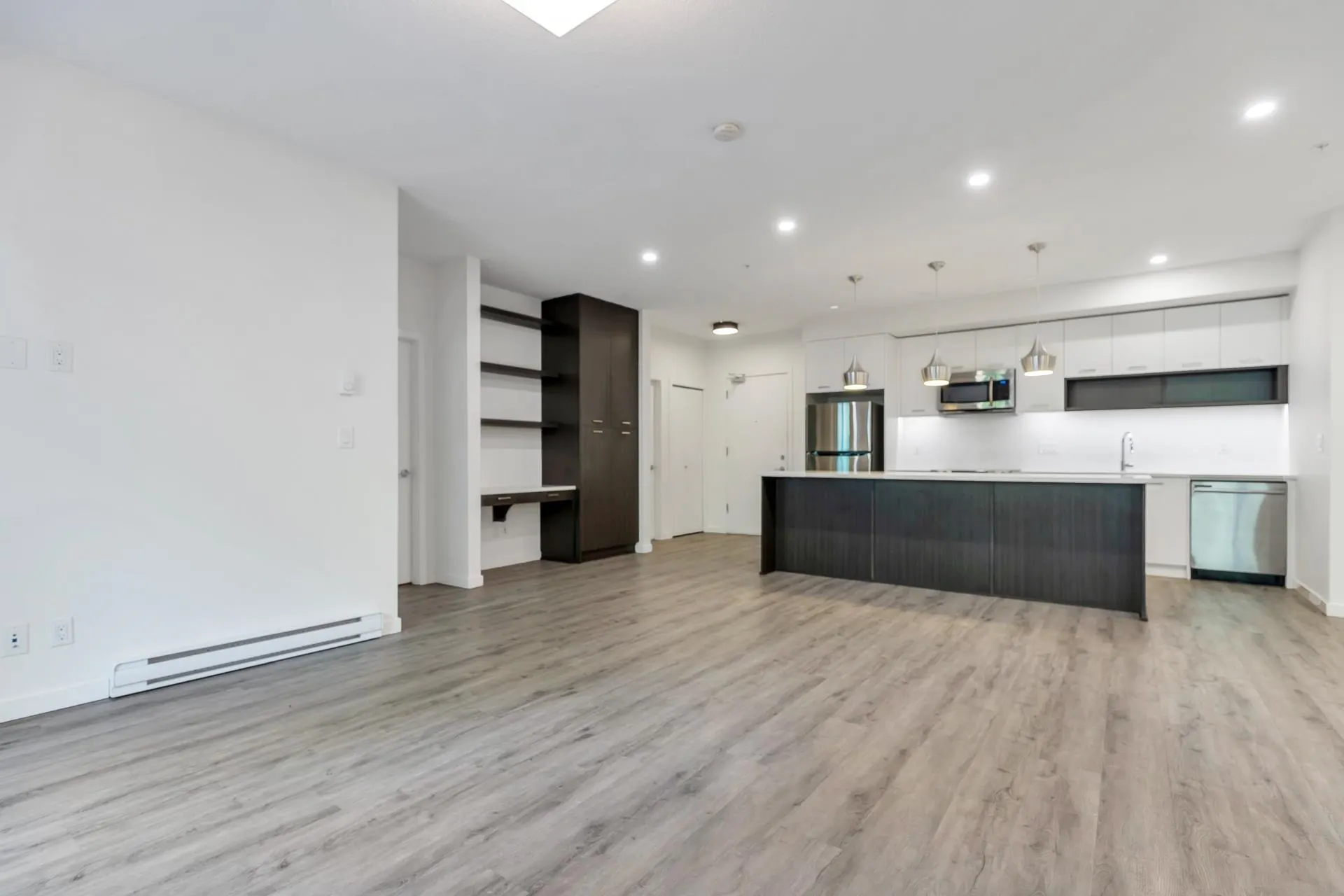 20087 68 Avenue #B005