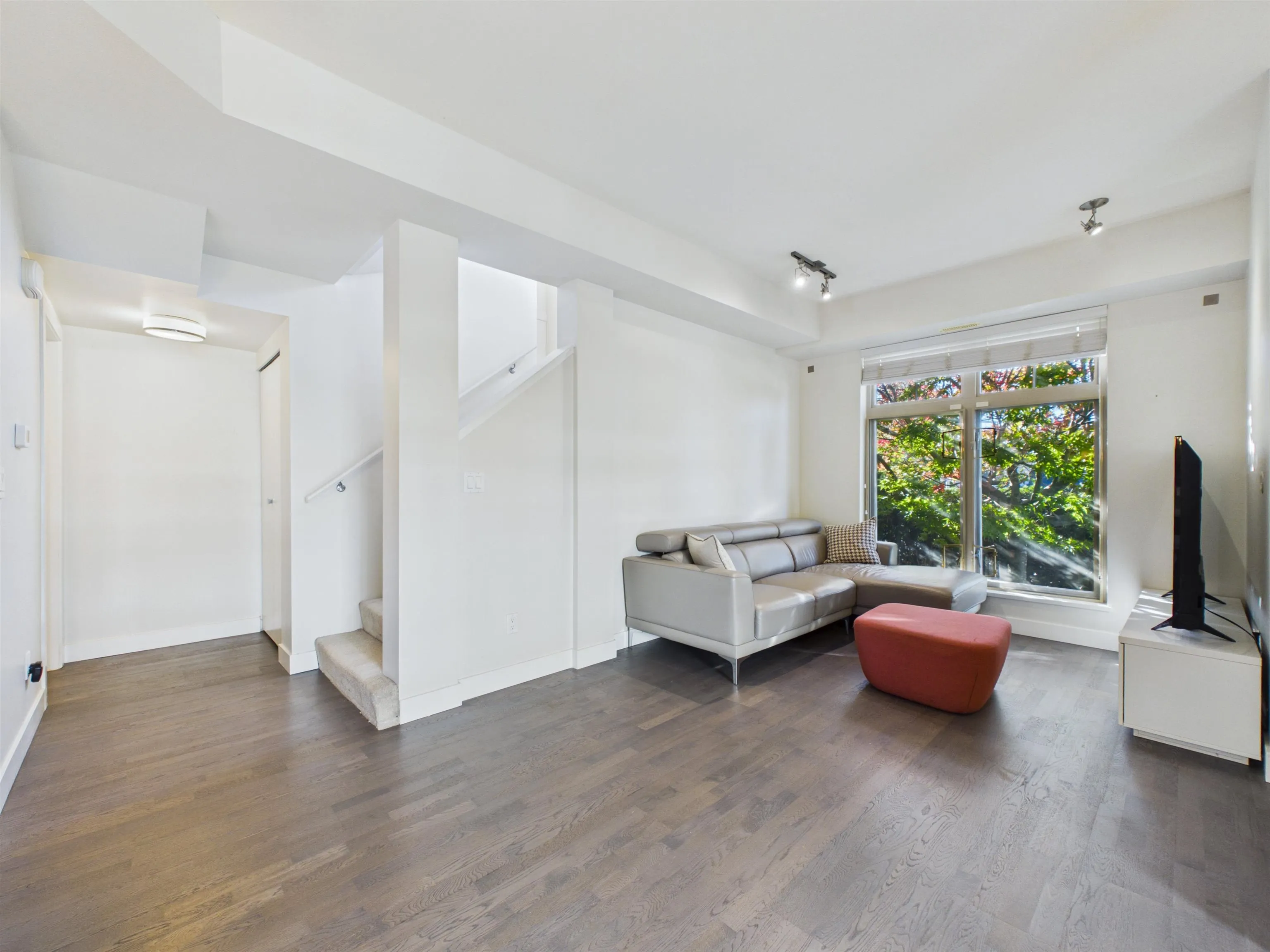 10119 River Drive #1