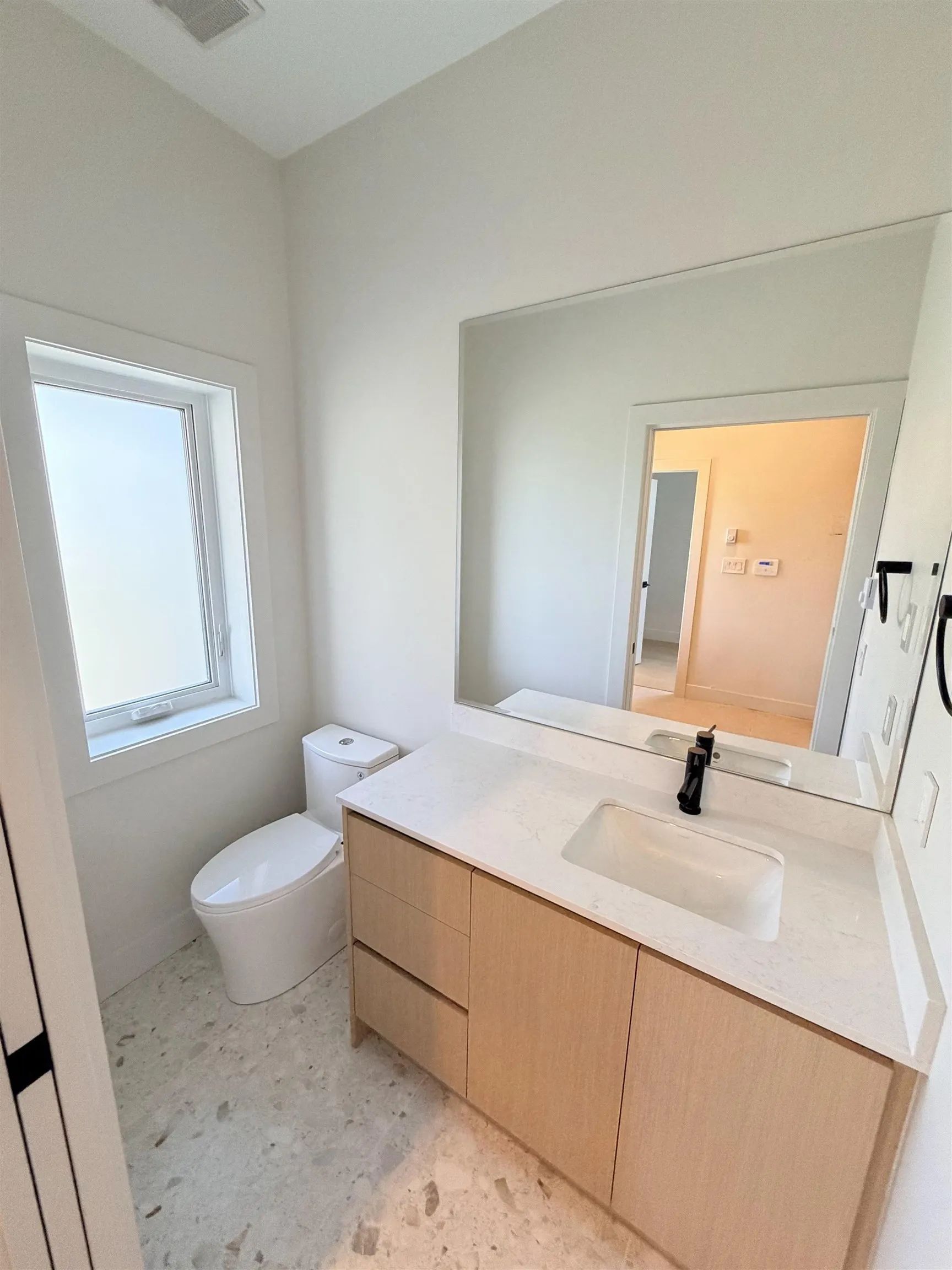 1402 E 18th Avenue
