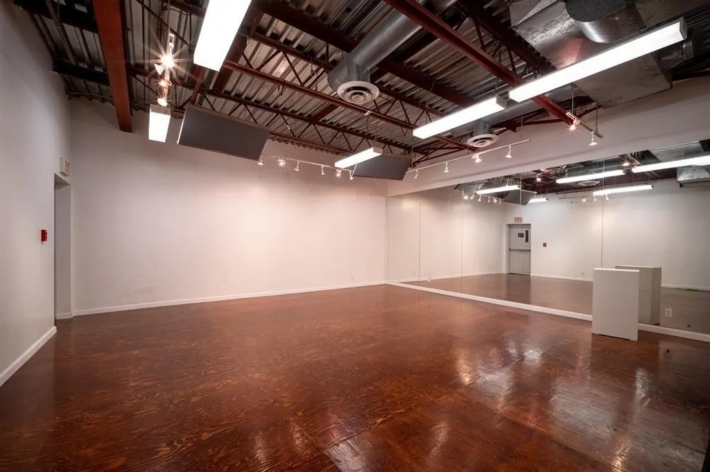 289 Alexander Street #407