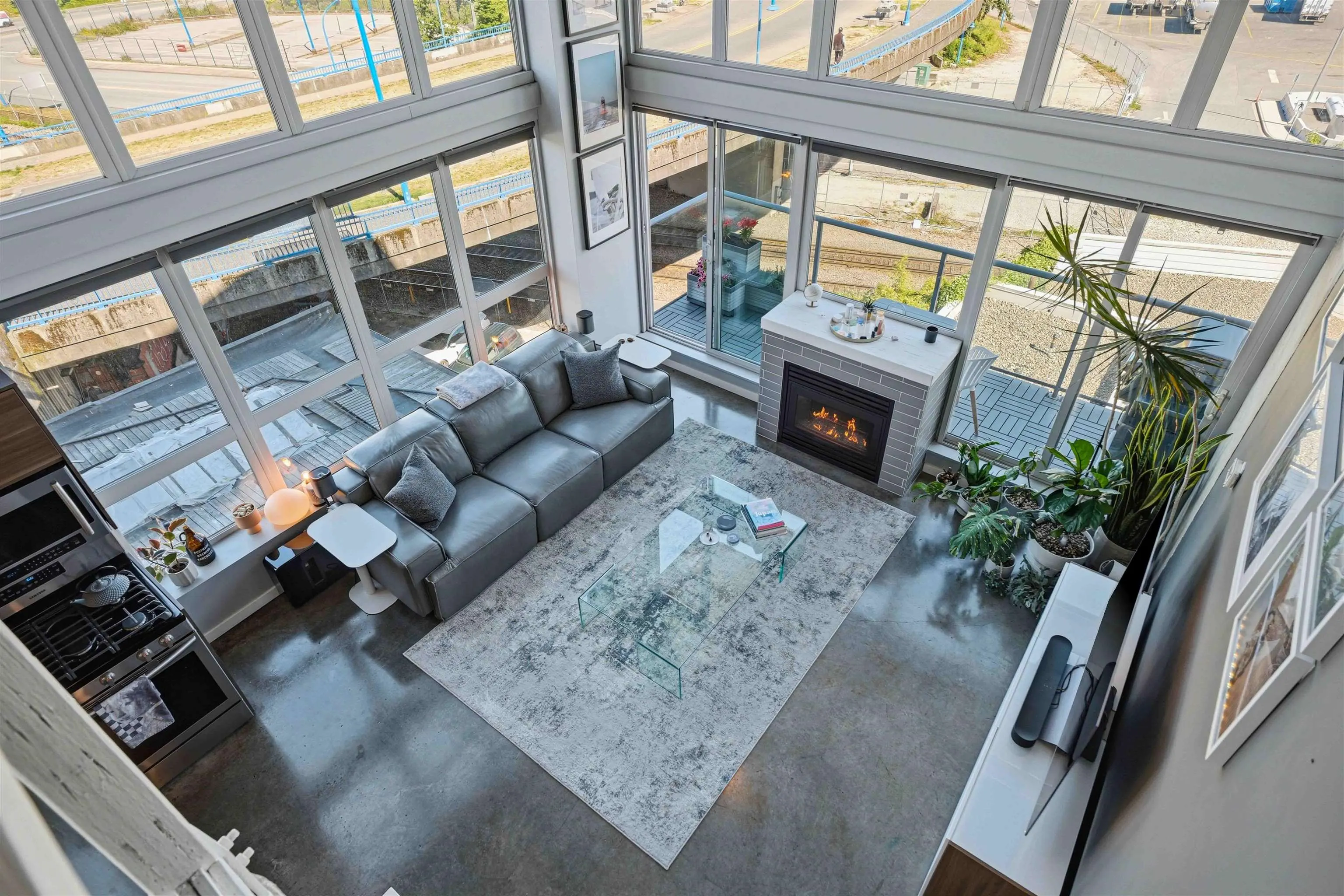 289 Alexander Street #407
