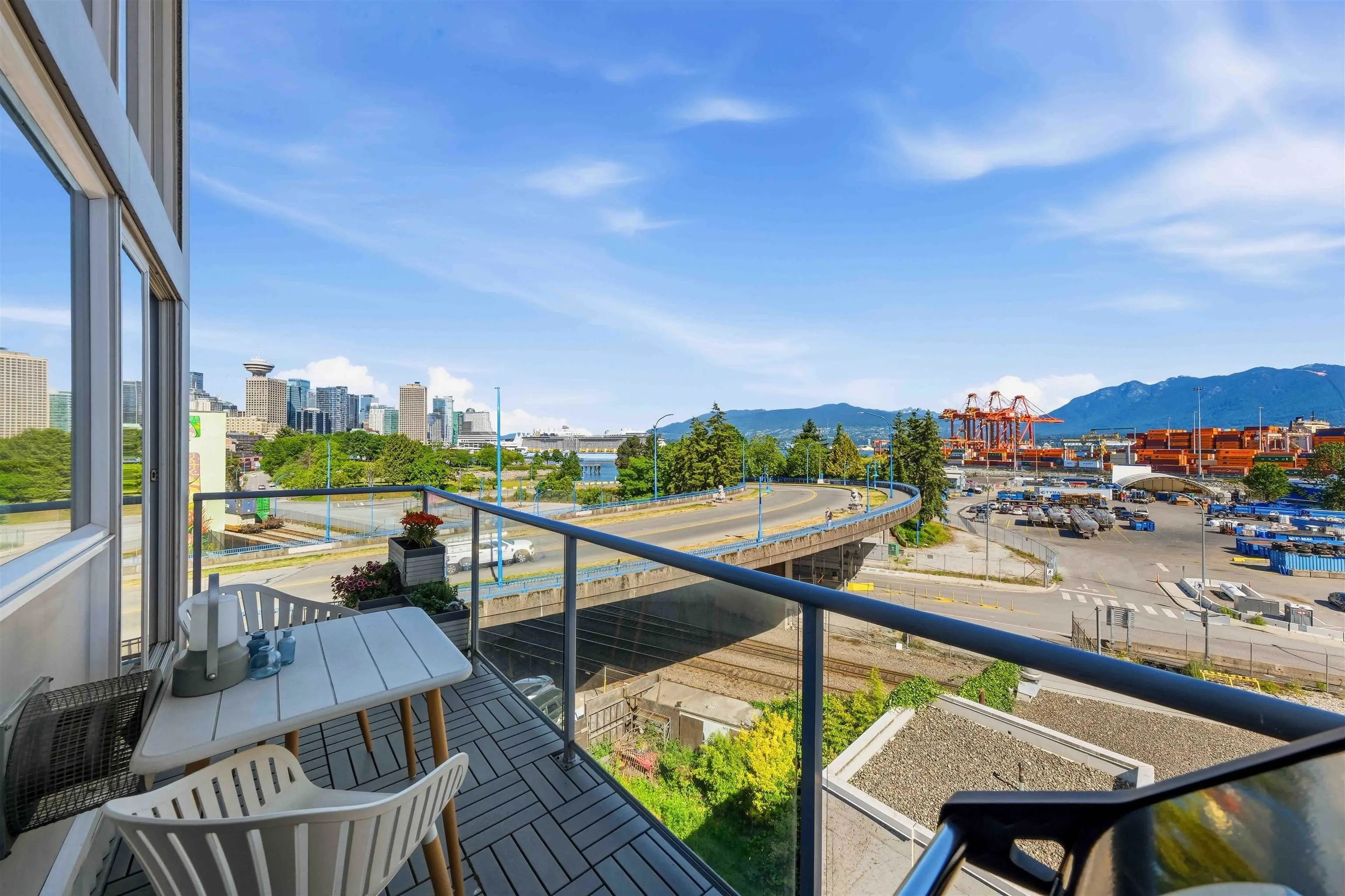 289 Alexander Street #407