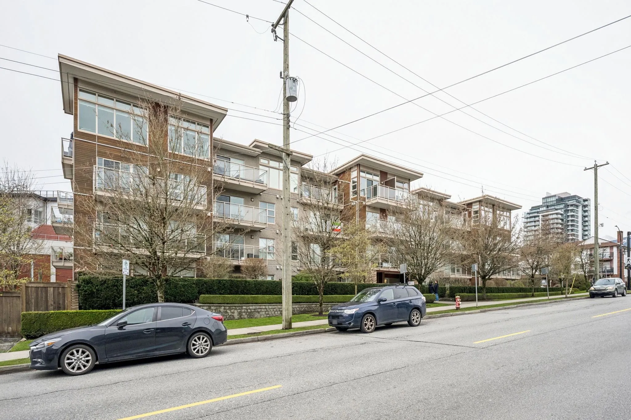 1033 St. Georges Avenue #303