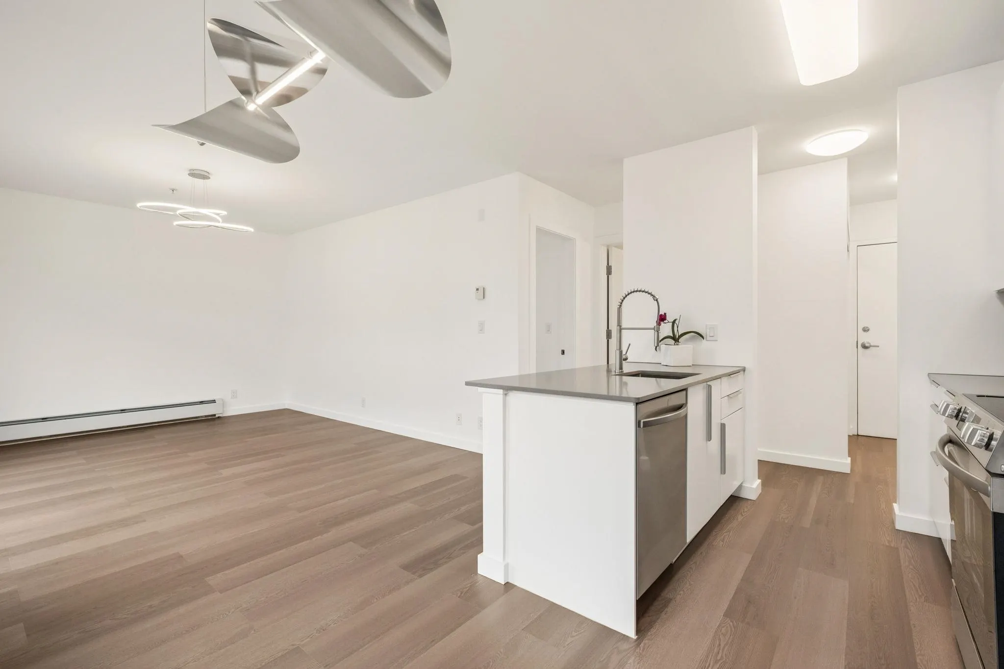 1033 St. Georges Avenue #303