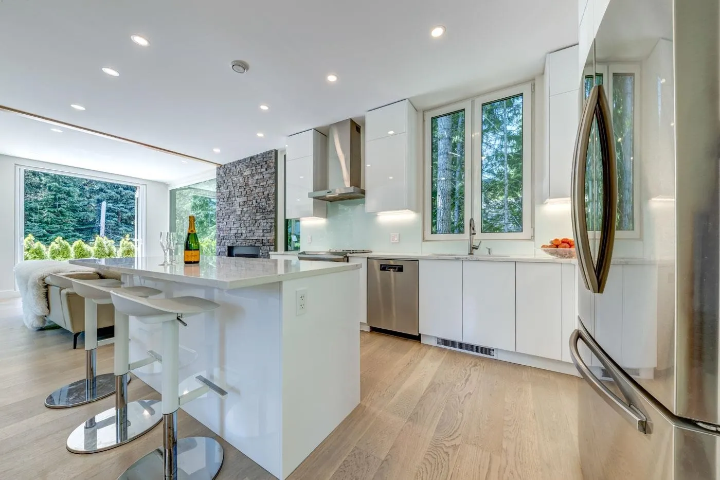 9391 Emerald Drive