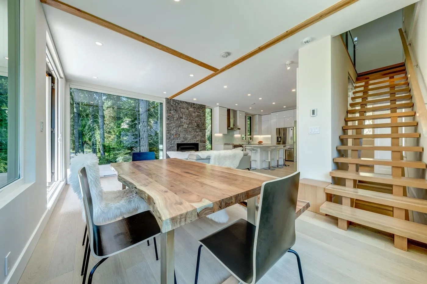 9391 Emerald Drive