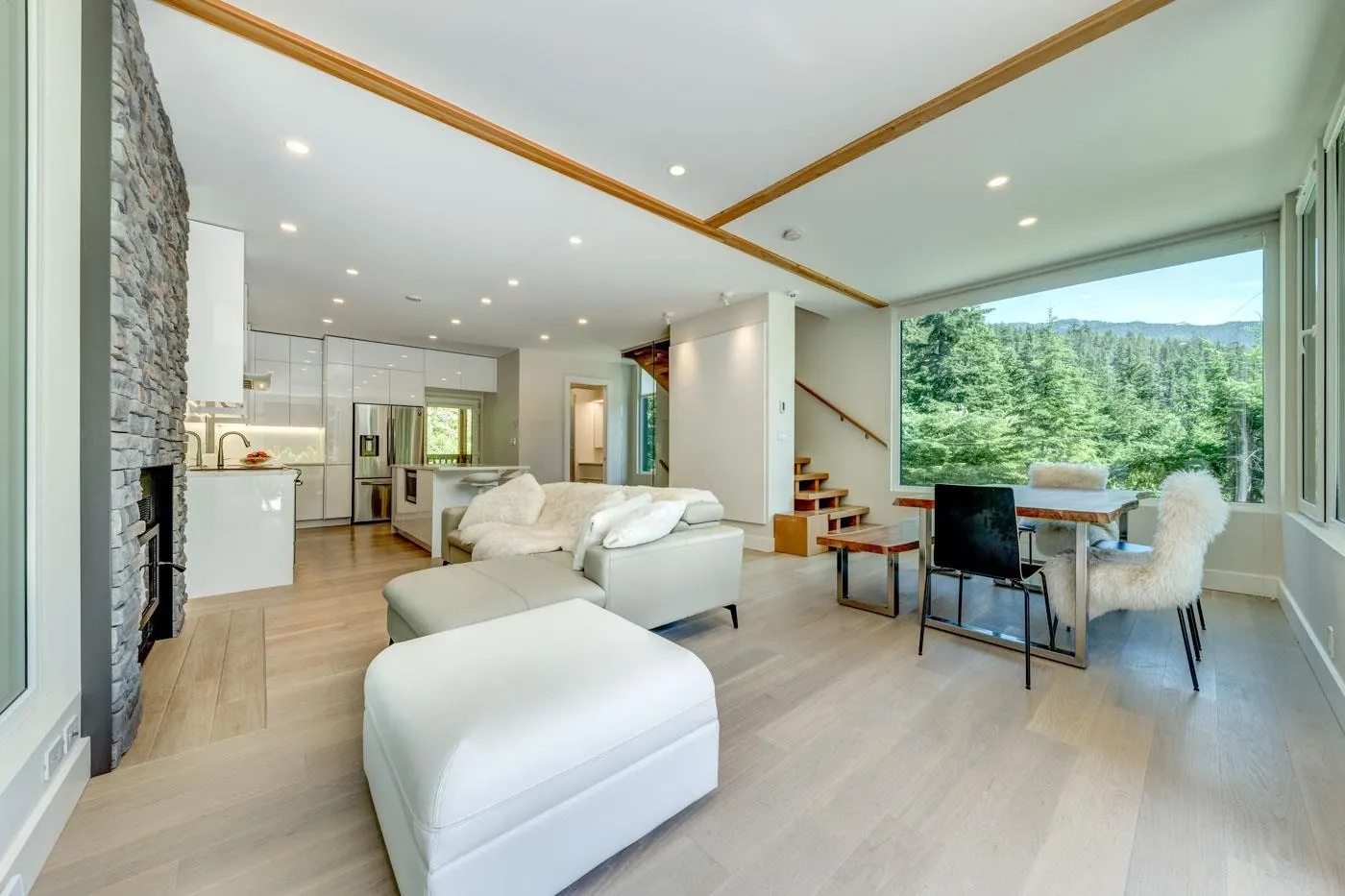 9391 Emerald Drive