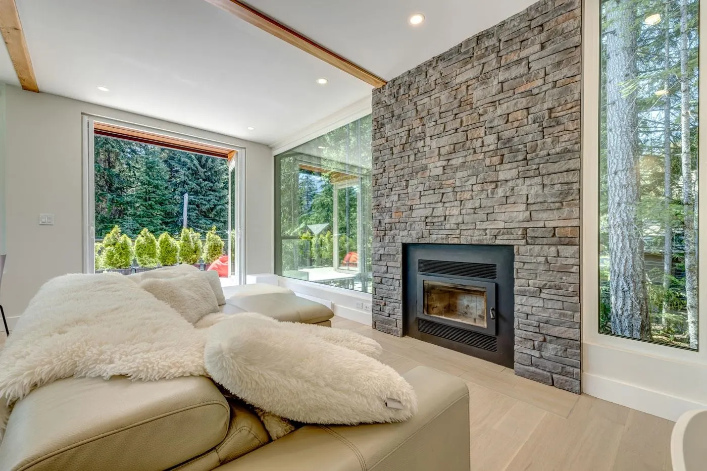 9391 Emerald Drive