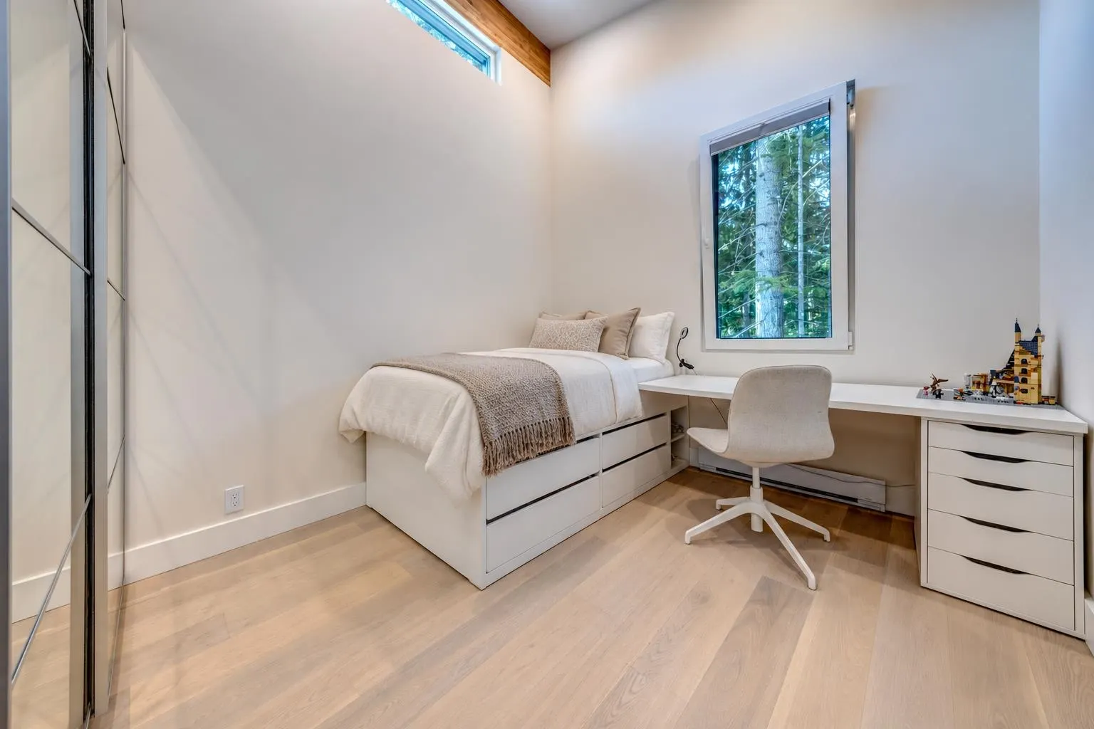 9391 Emerald Drive