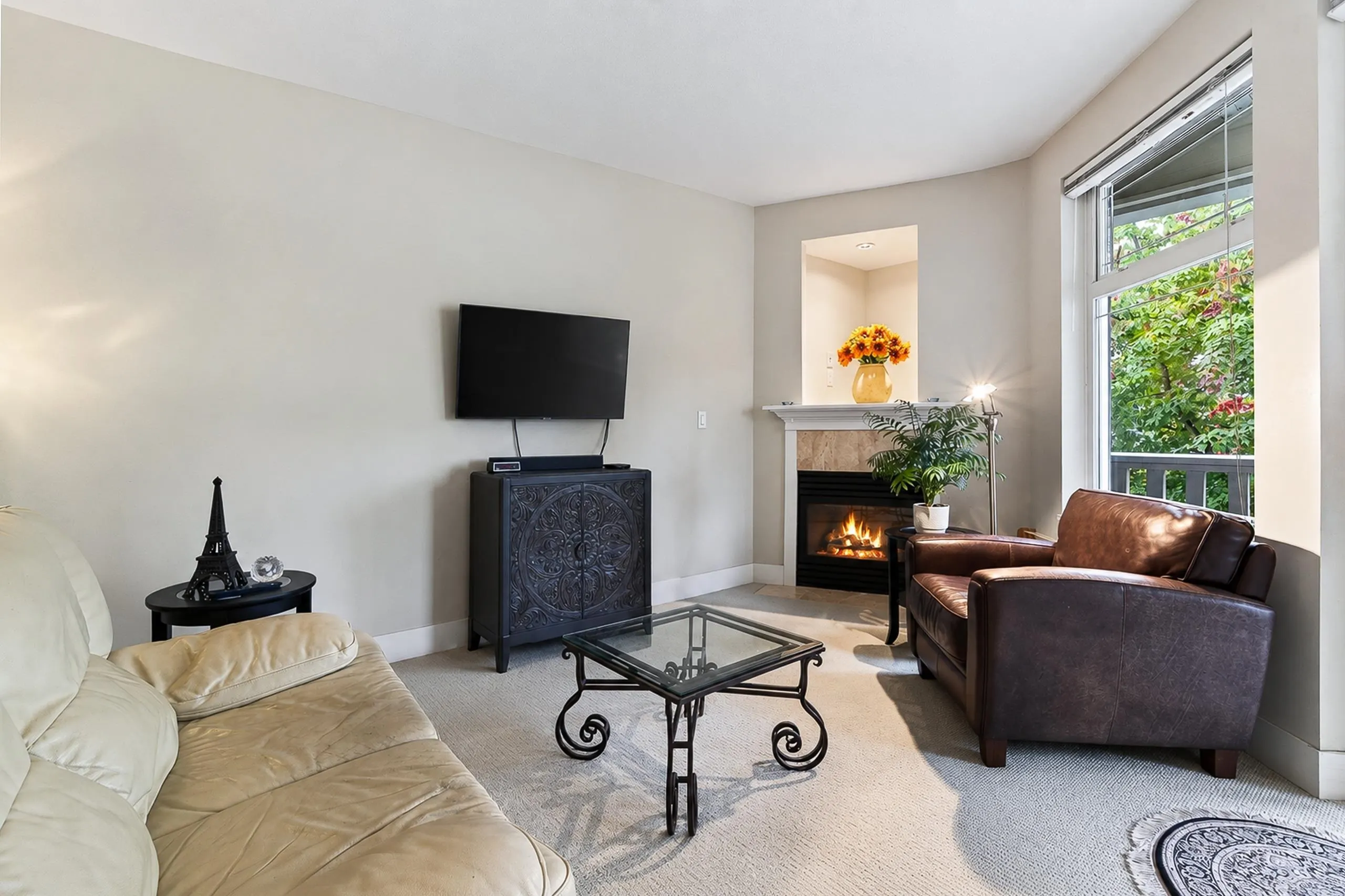 15392 16a Avenue #215