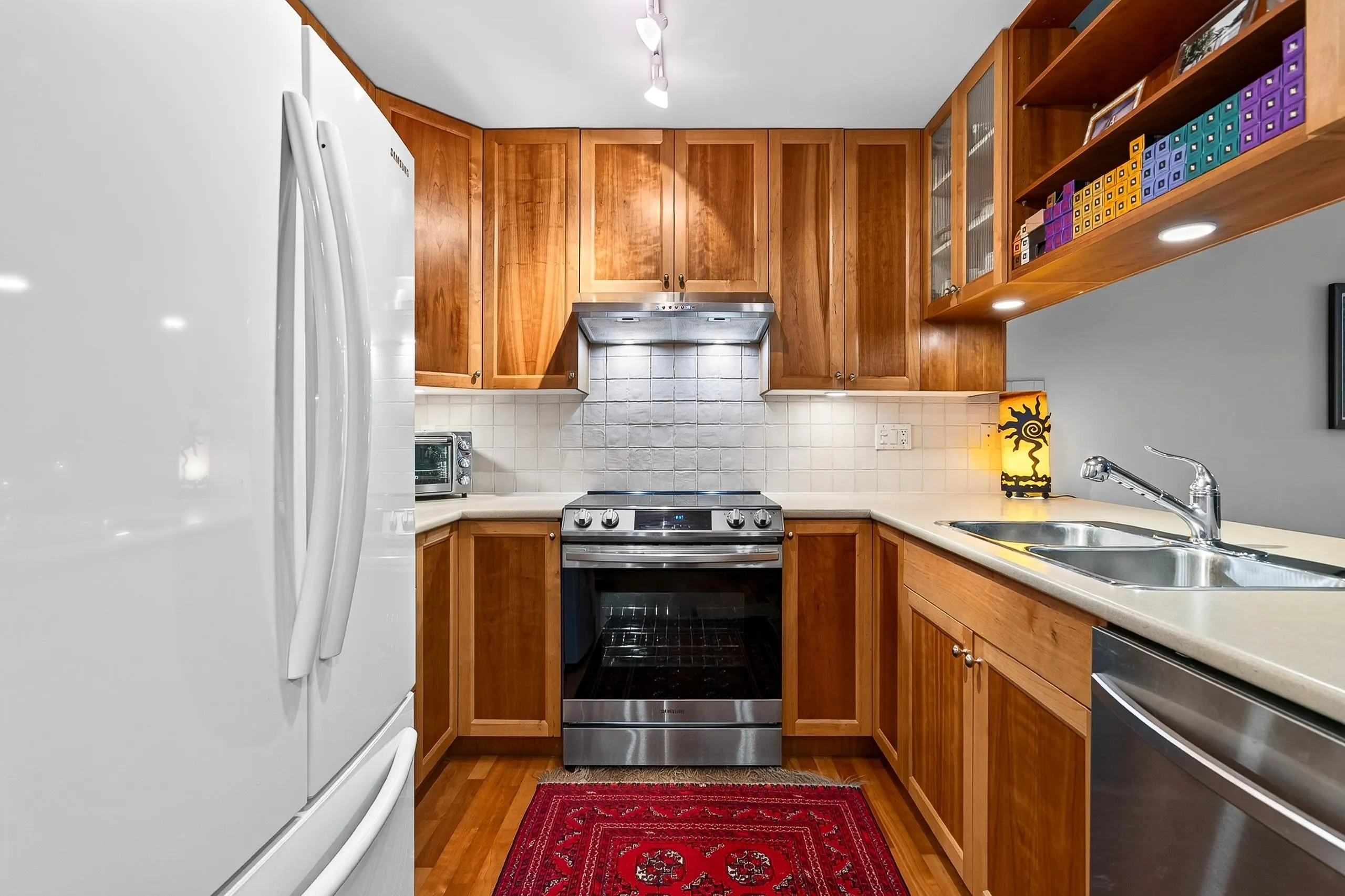 15392 16a Avenue #215