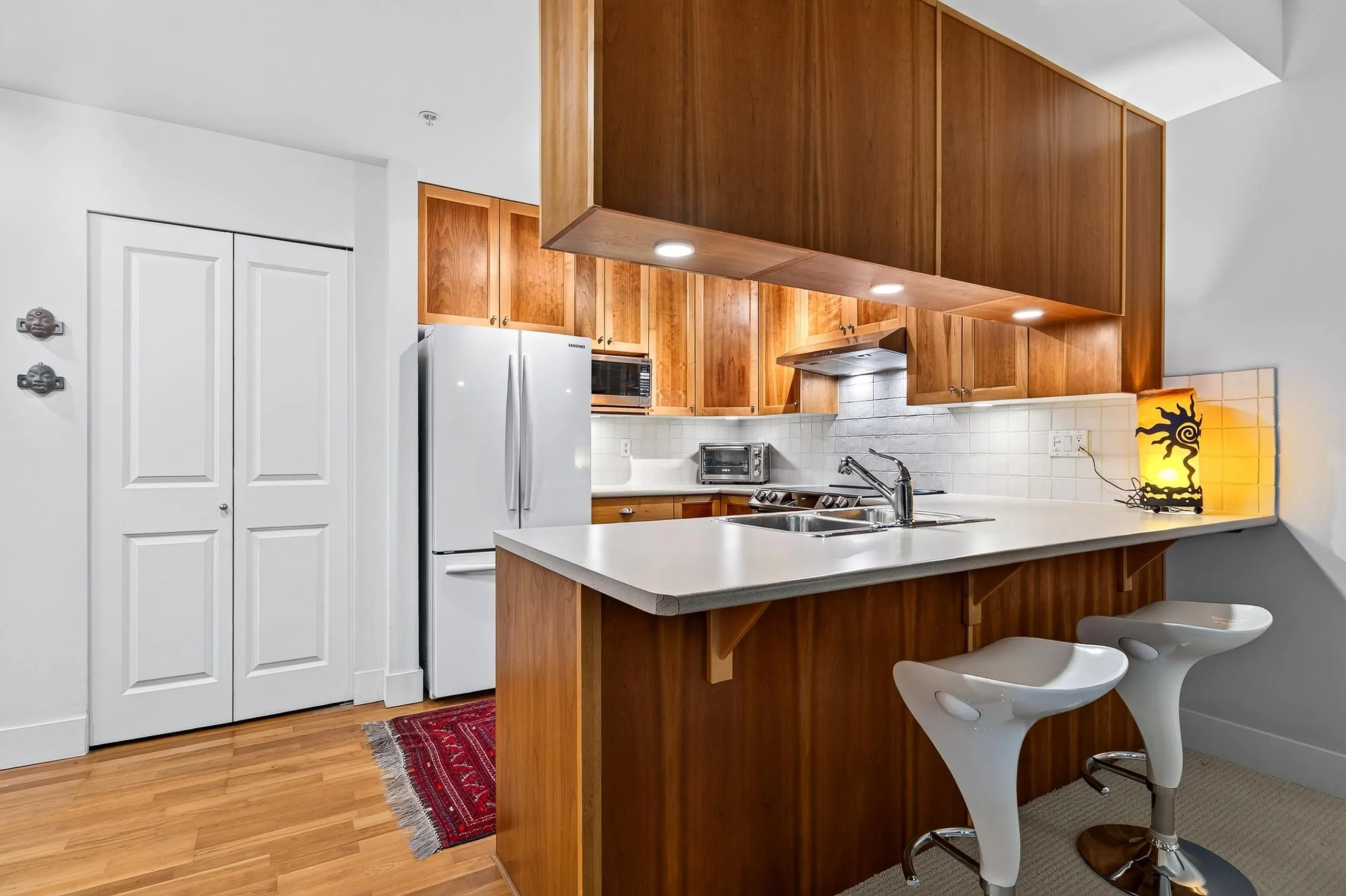 15392 16a Avenue #215