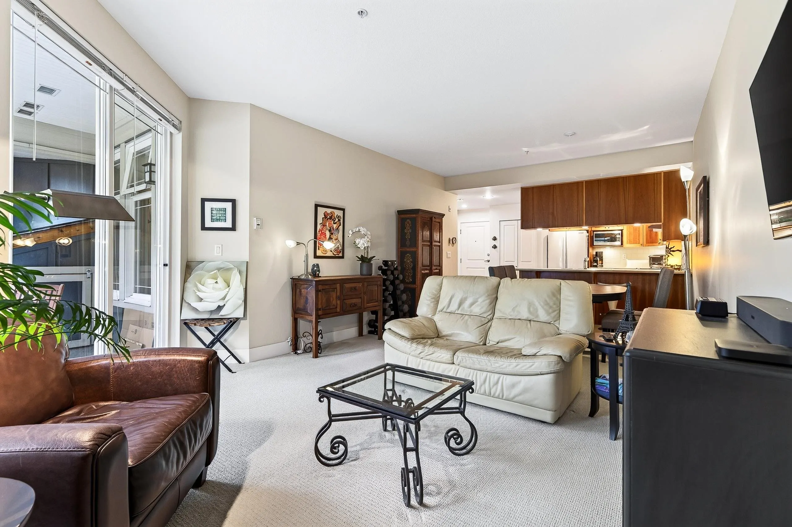 15392 16a Avenue #215