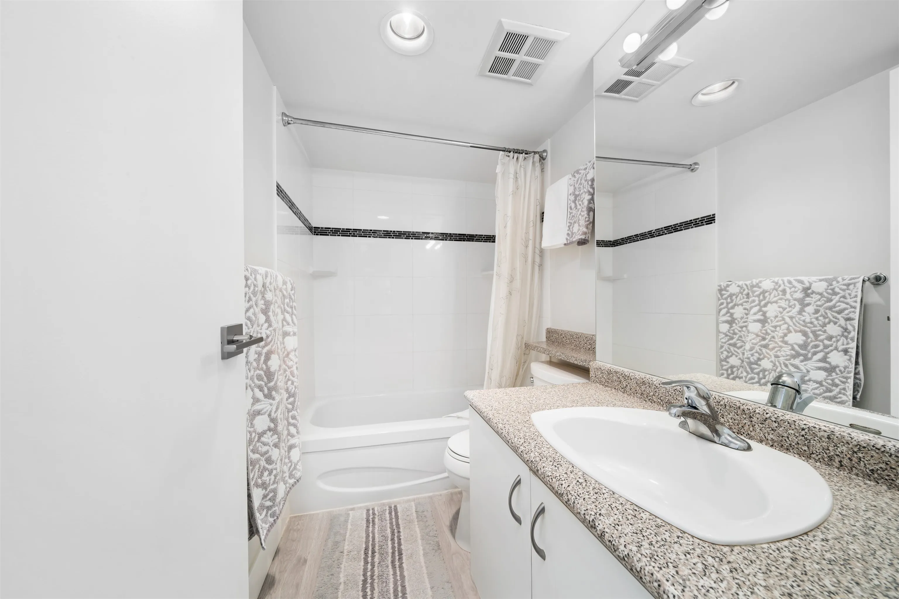 1060 Alberni Street #1403
