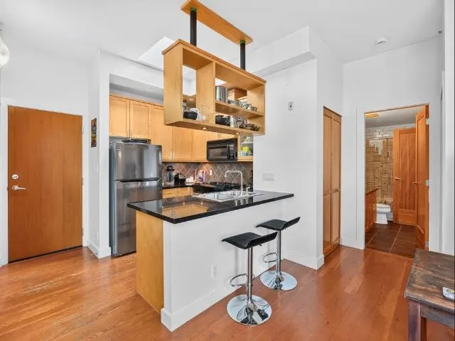 2515 Ontario Street #418