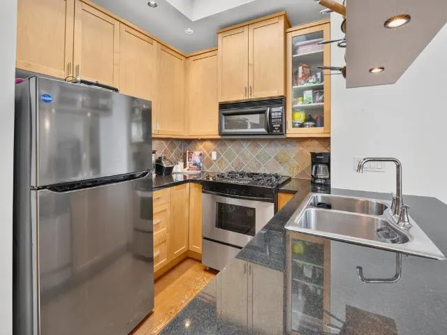 2515 Ontario Street #418