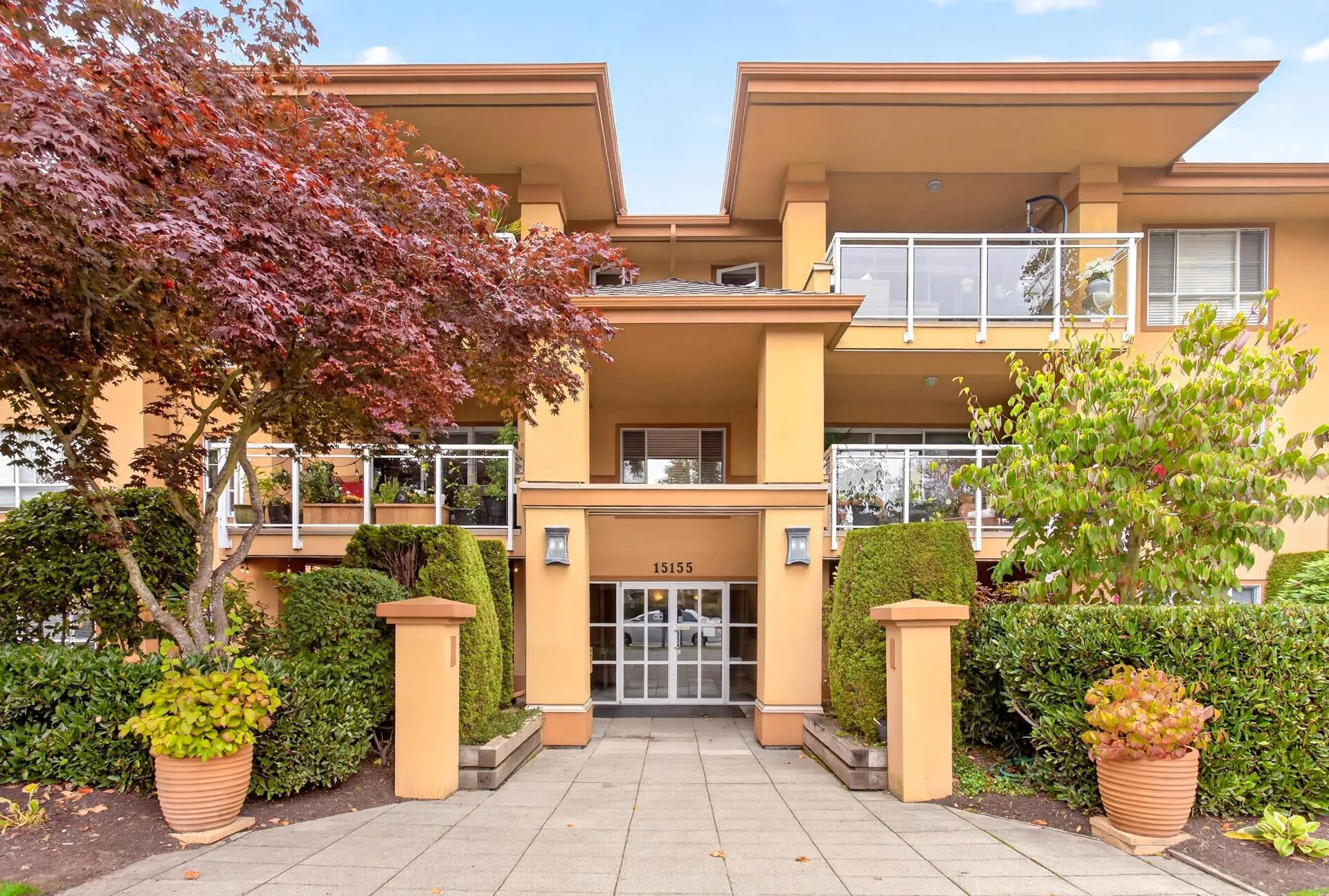 15155 22 Avenue #208