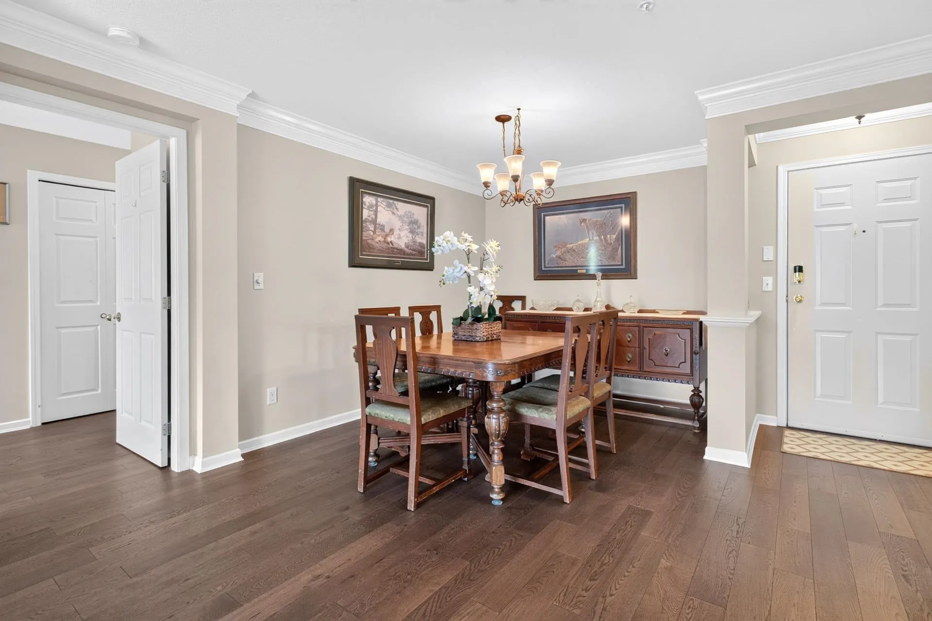 15155 22 Avenue #208