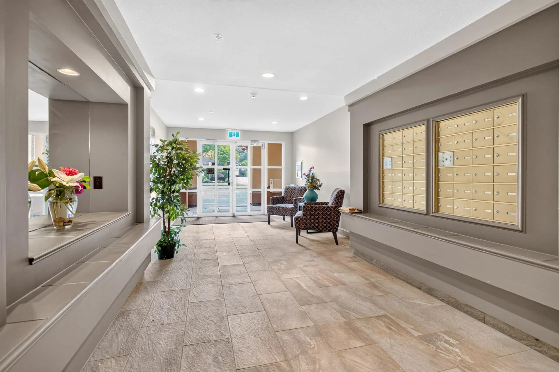 15155 22 Avenue #208