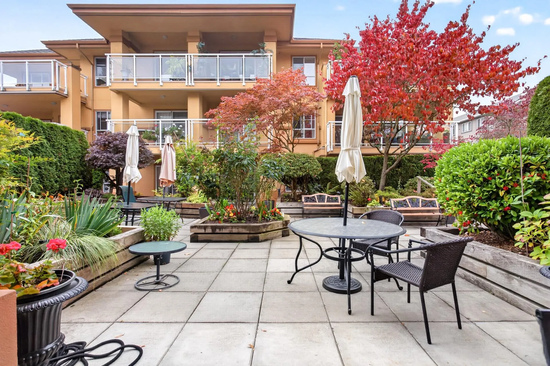 15155 22 Avenue #208
