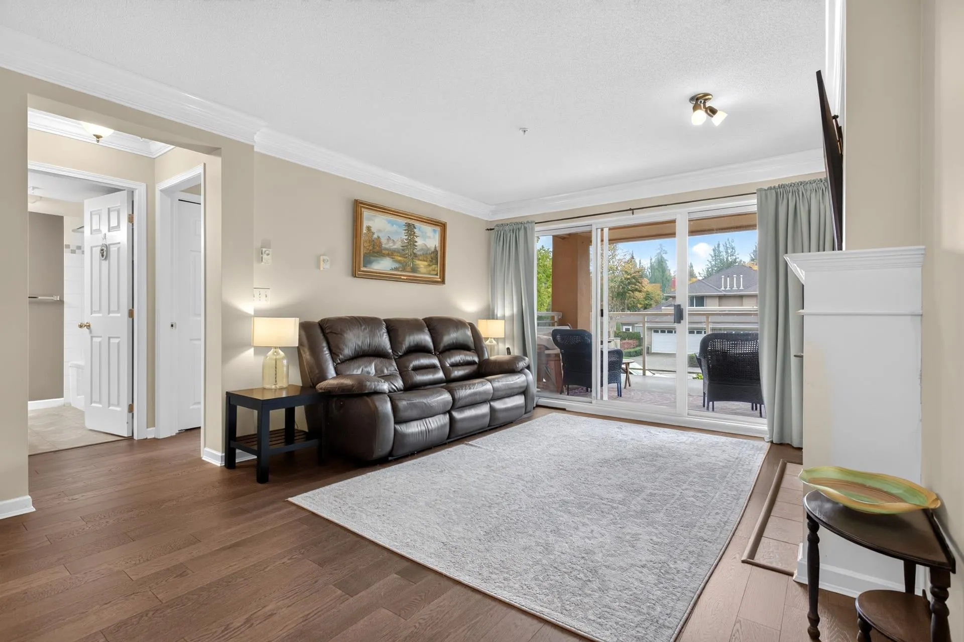 15155 22 Avenue #208