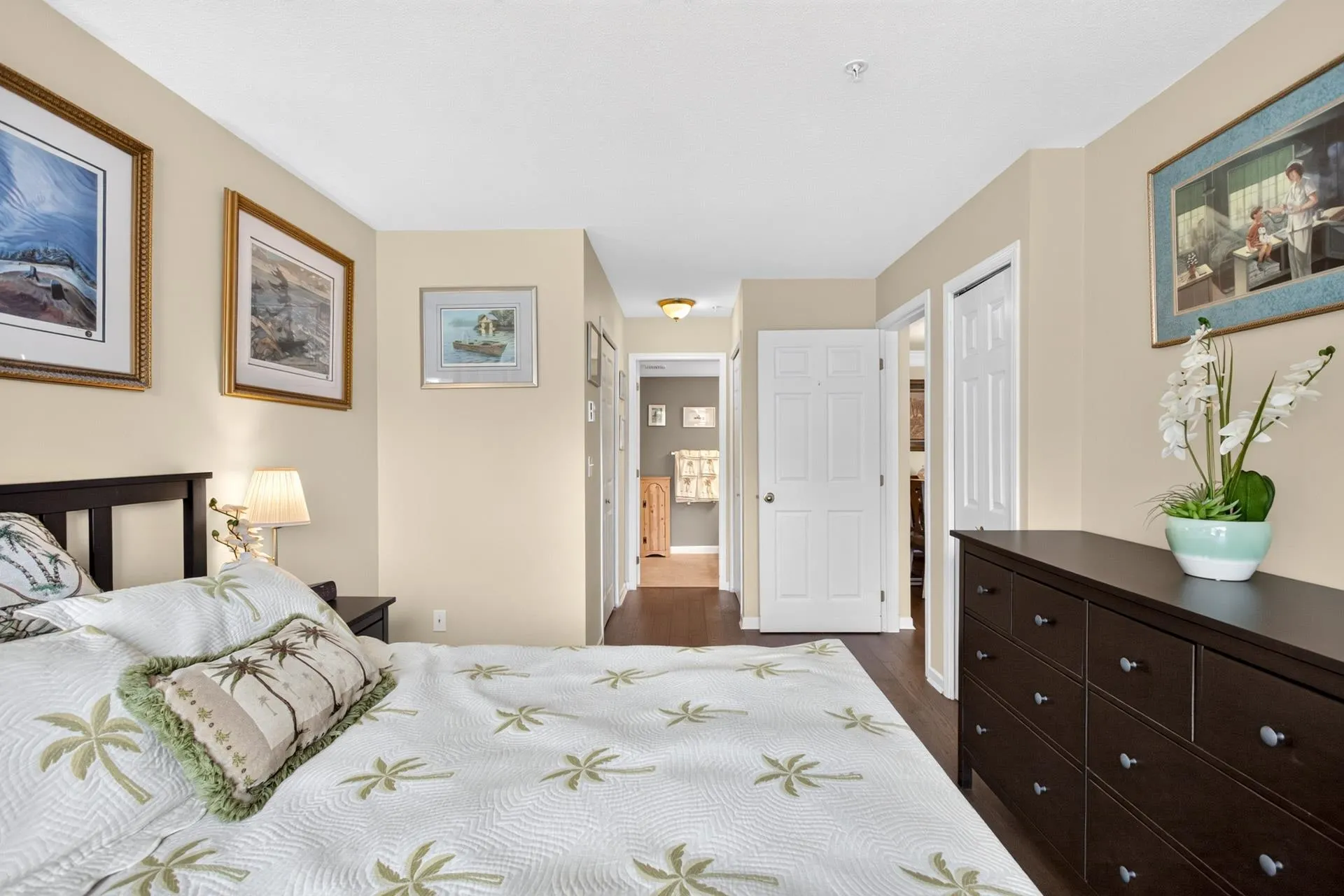 15155 22 Avenue #208
