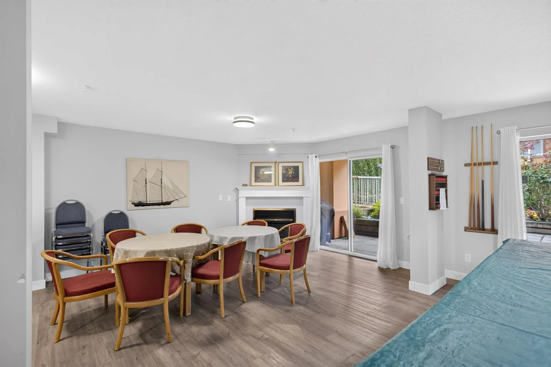 15155 22 Avenue #208
