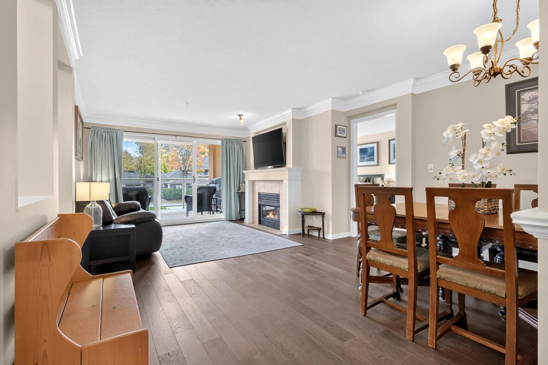15155 22 Avenue #208