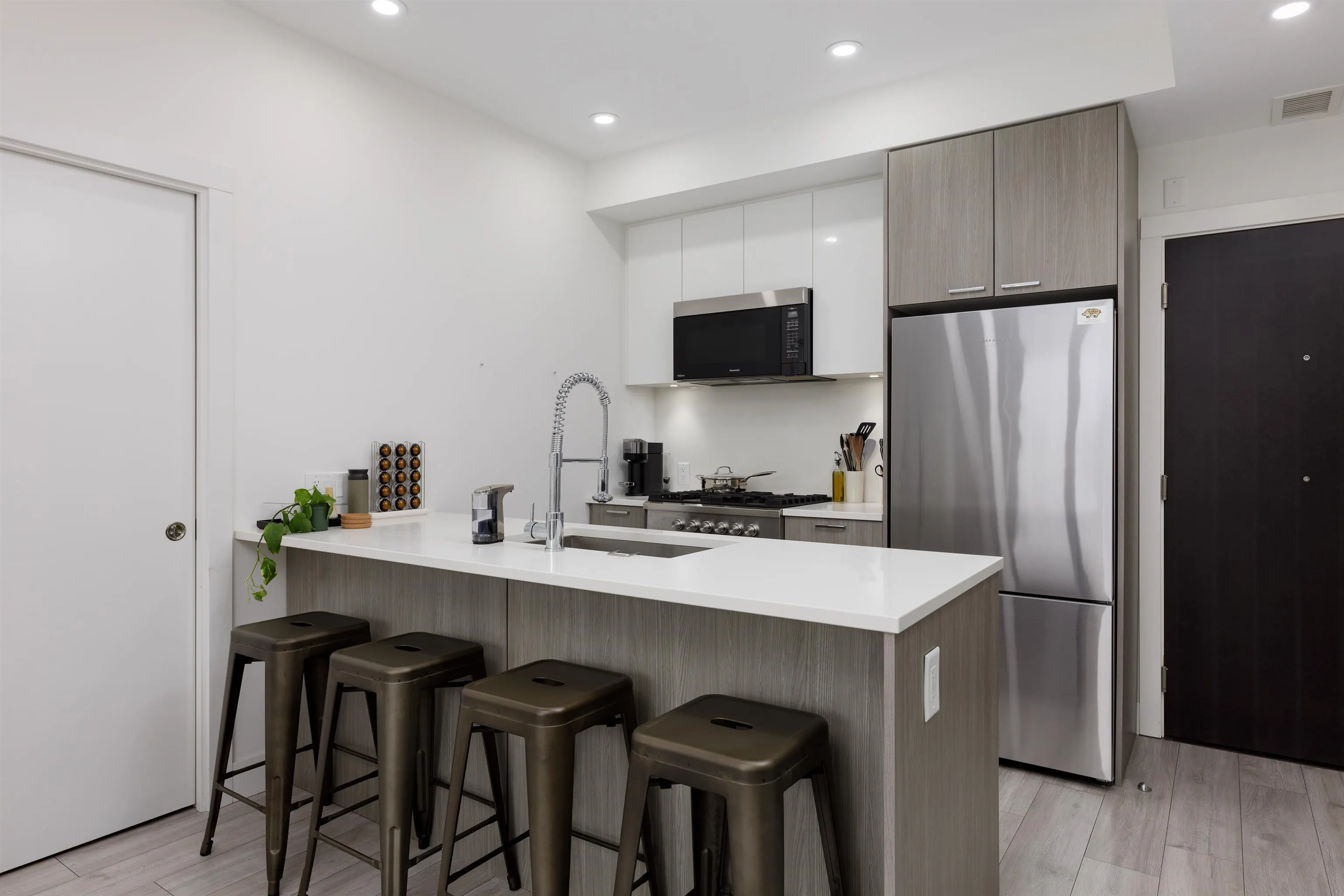 979 E 19th Avenue #204