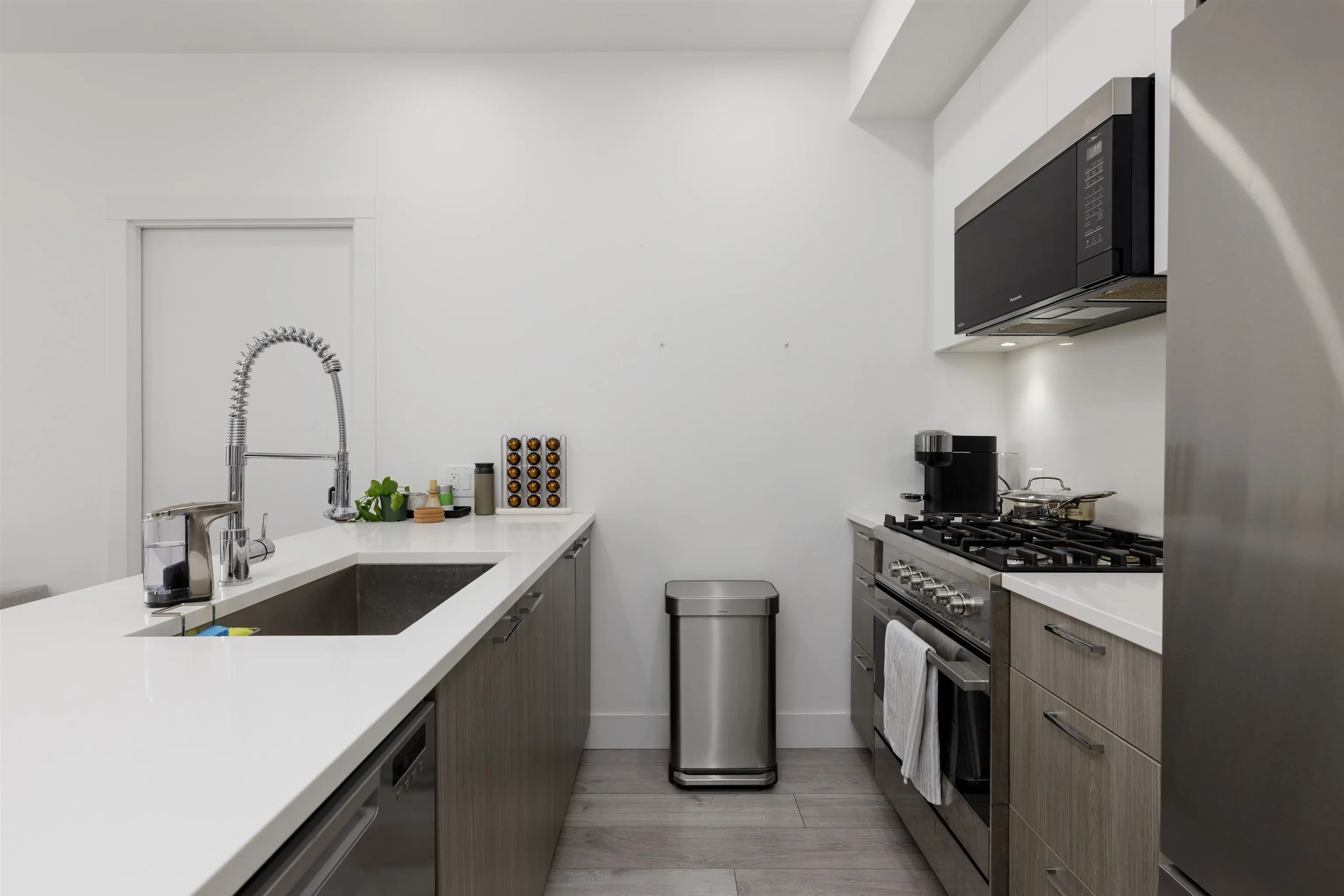 979 E 19th Avenue #204