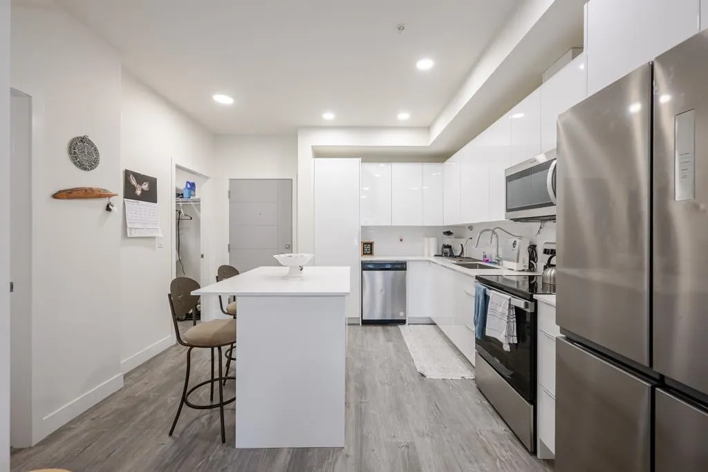 9450 Robson Street #106