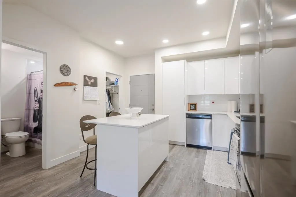 9450 Robson Street #106