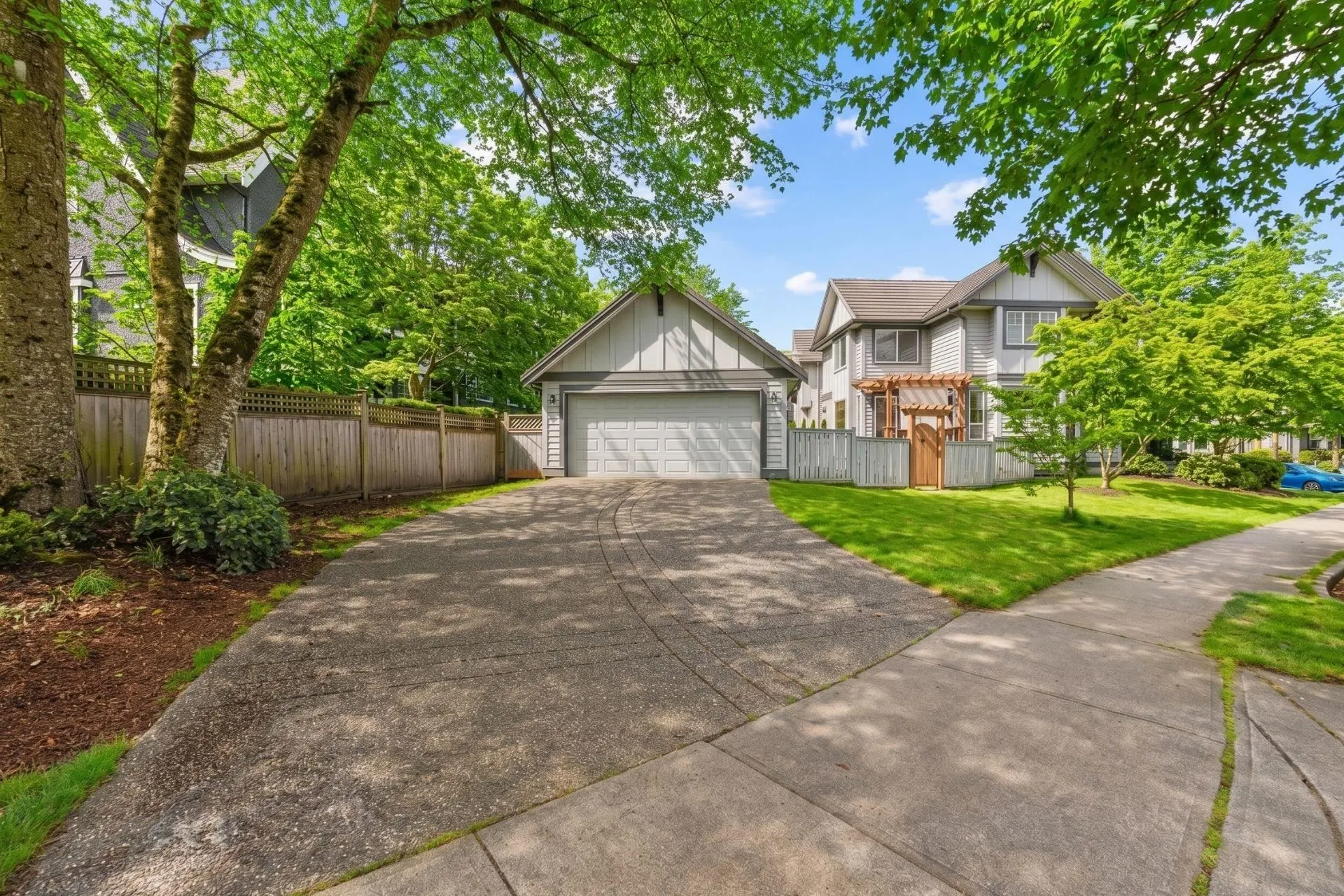 3307 Rosemary Heights Crescent