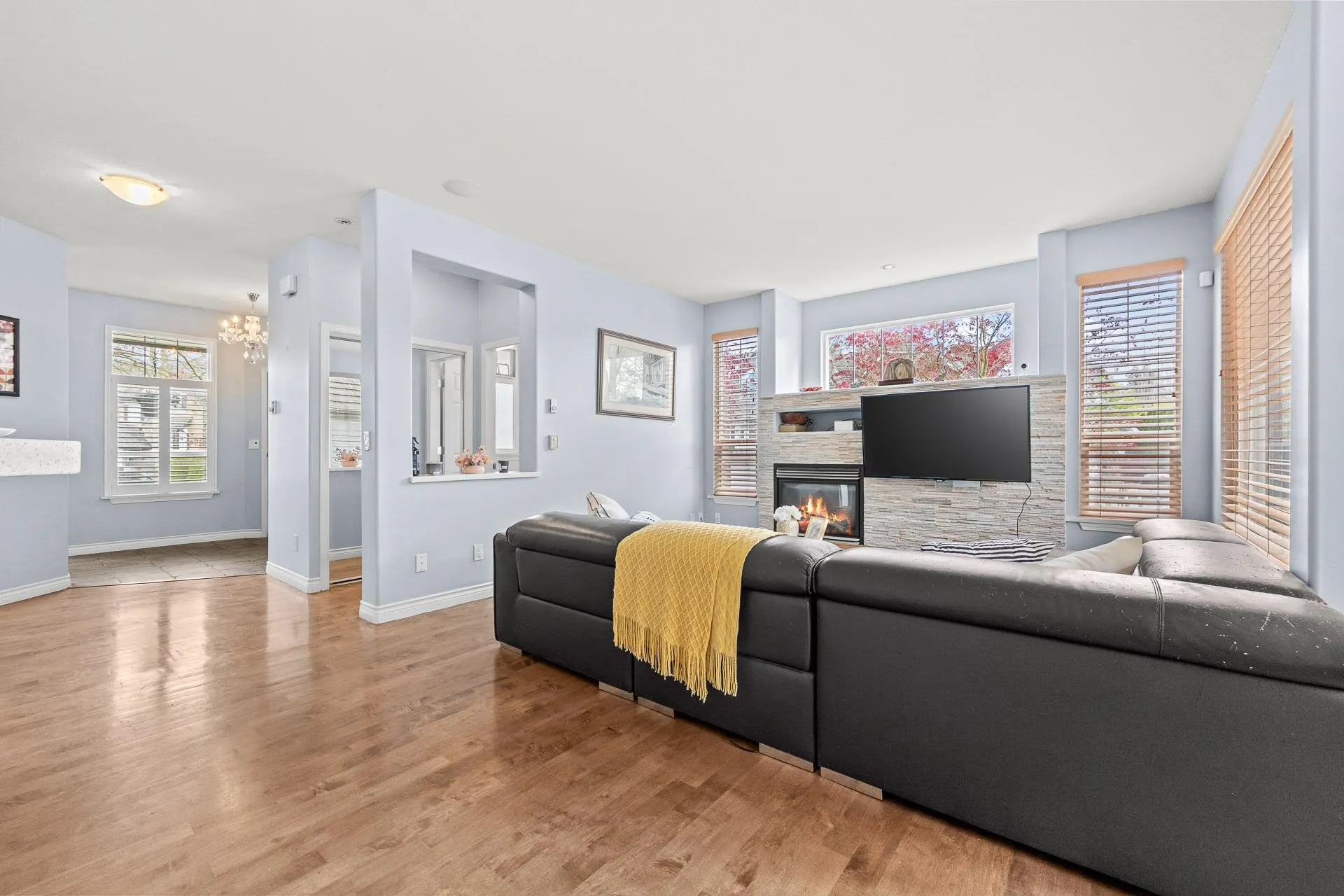 3307 Rosemary Heights Crescent