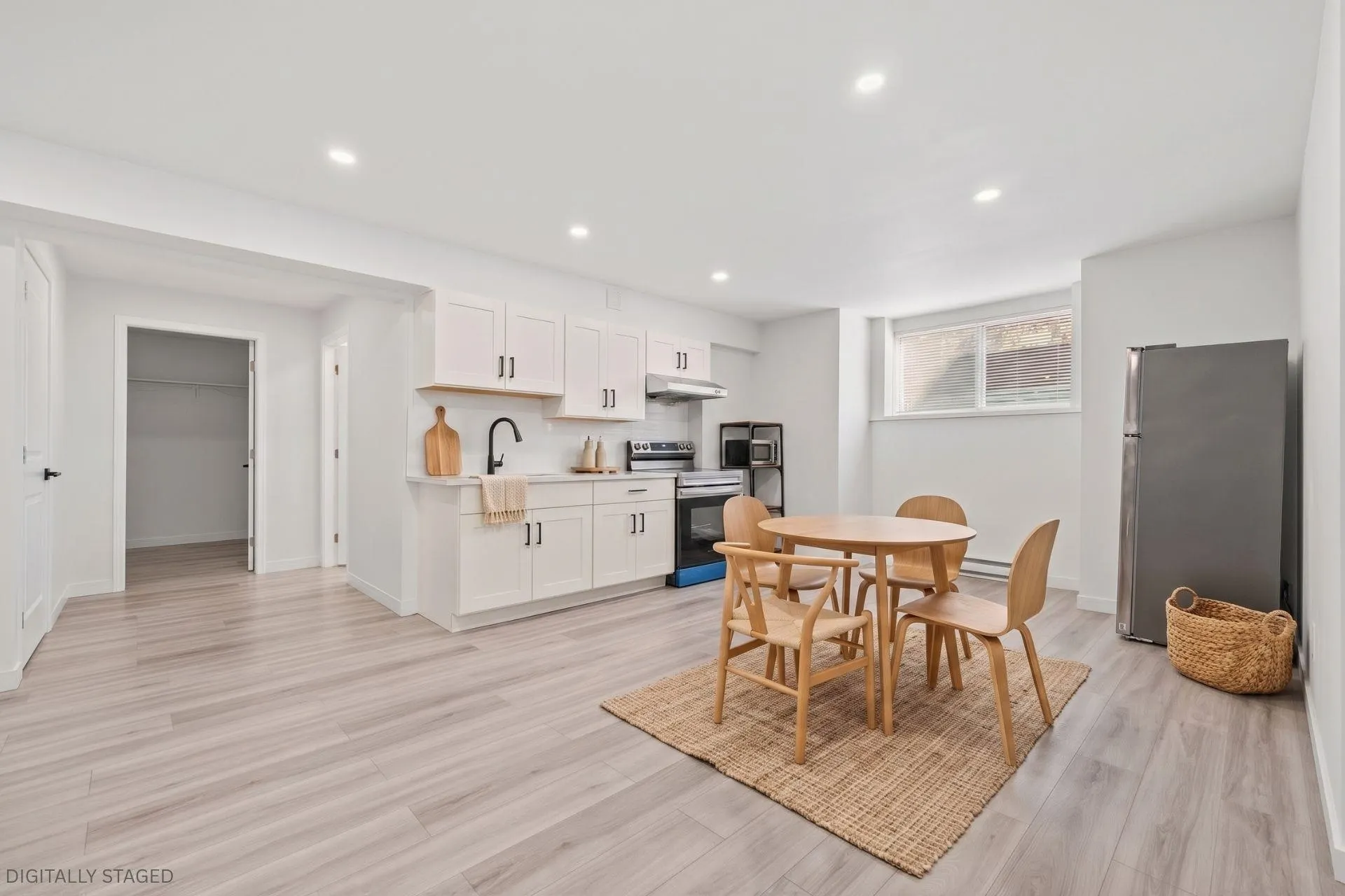 3307 Rosemary Heights Crescent