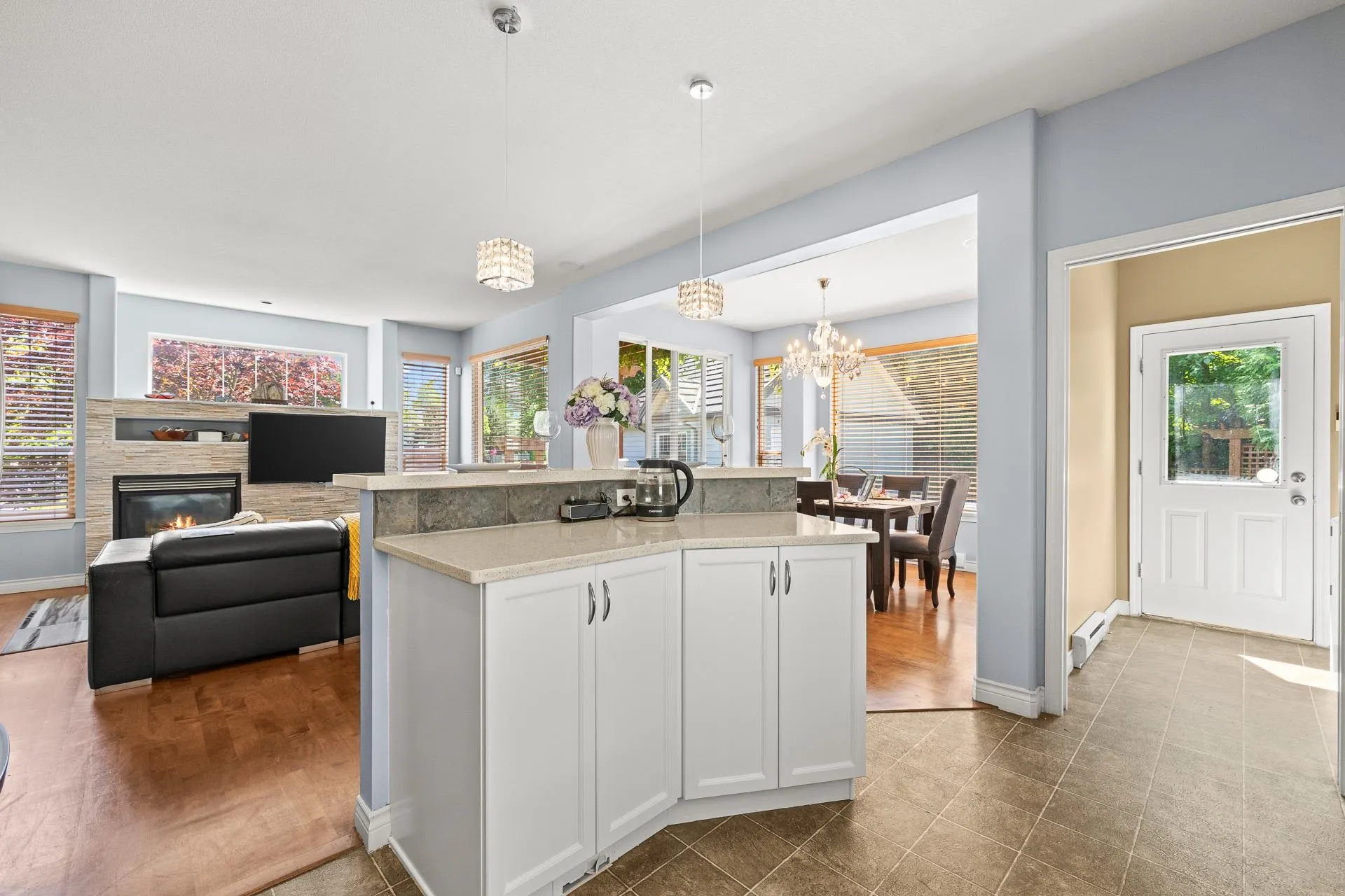 3307 Rosemary Heights Crescent