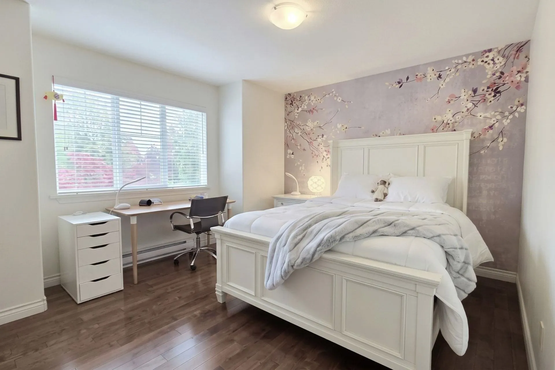3307 Rosemary Heights Crescent