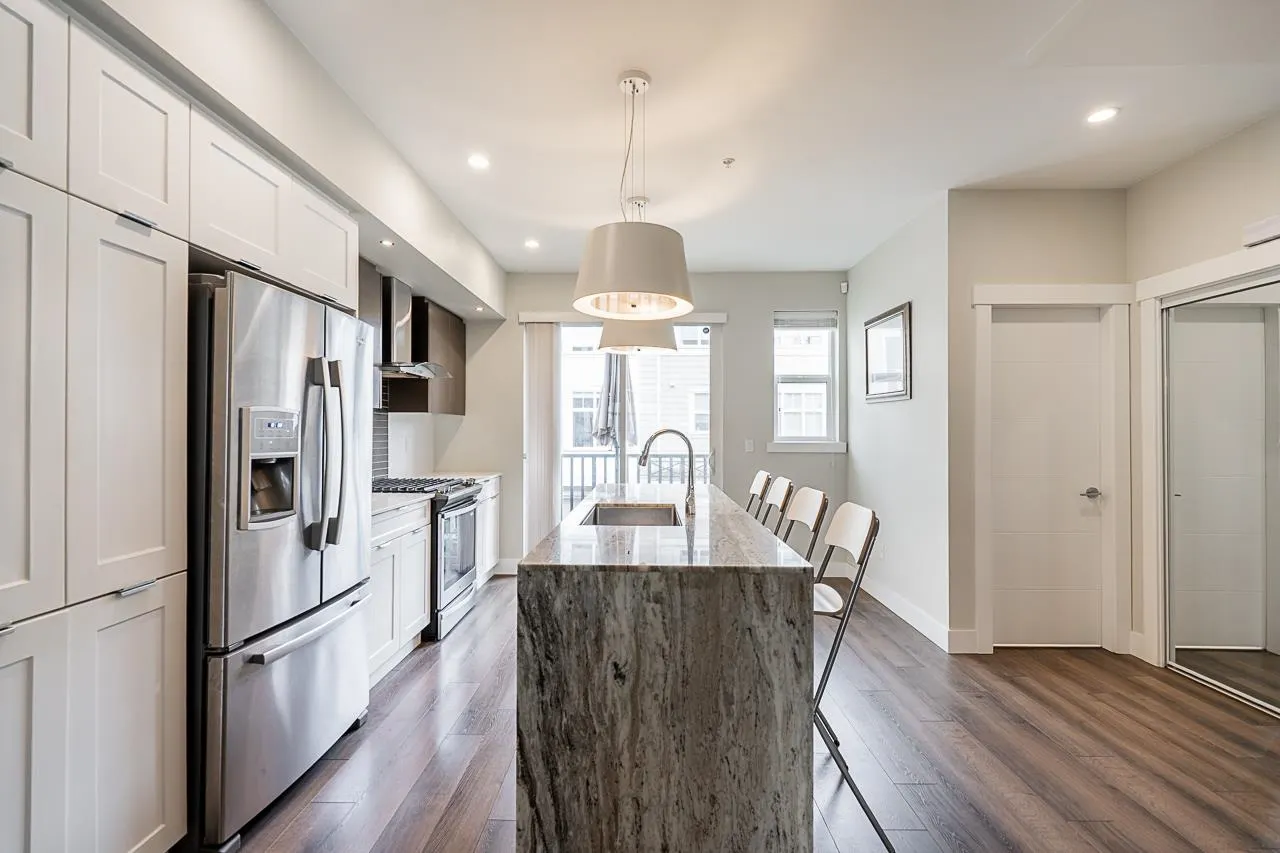20852 77a Avenue #83