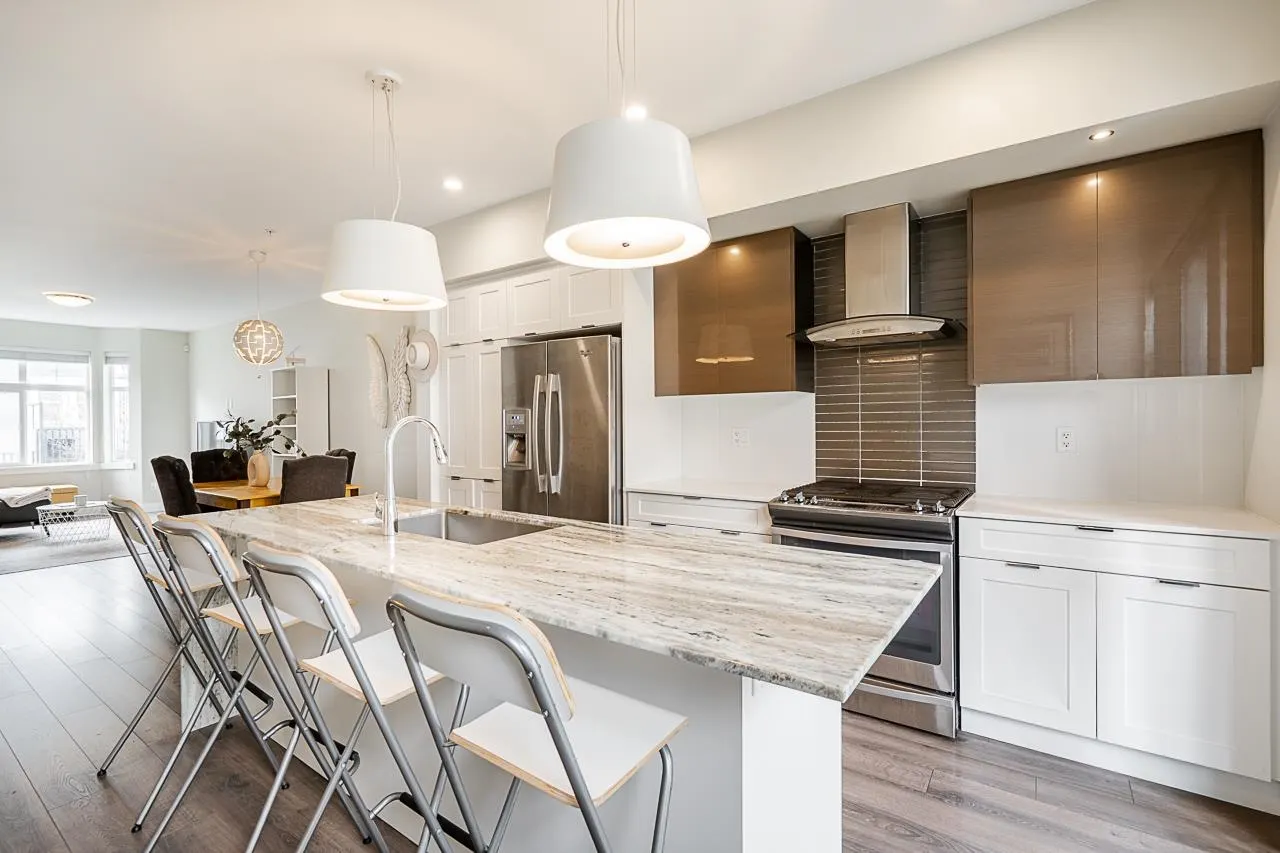 20852 77a Avenue #83