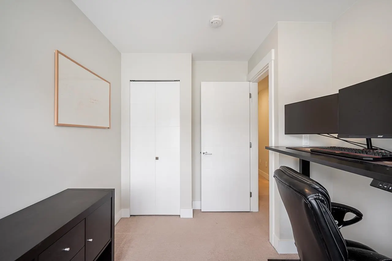 20852 77a Avenue #83