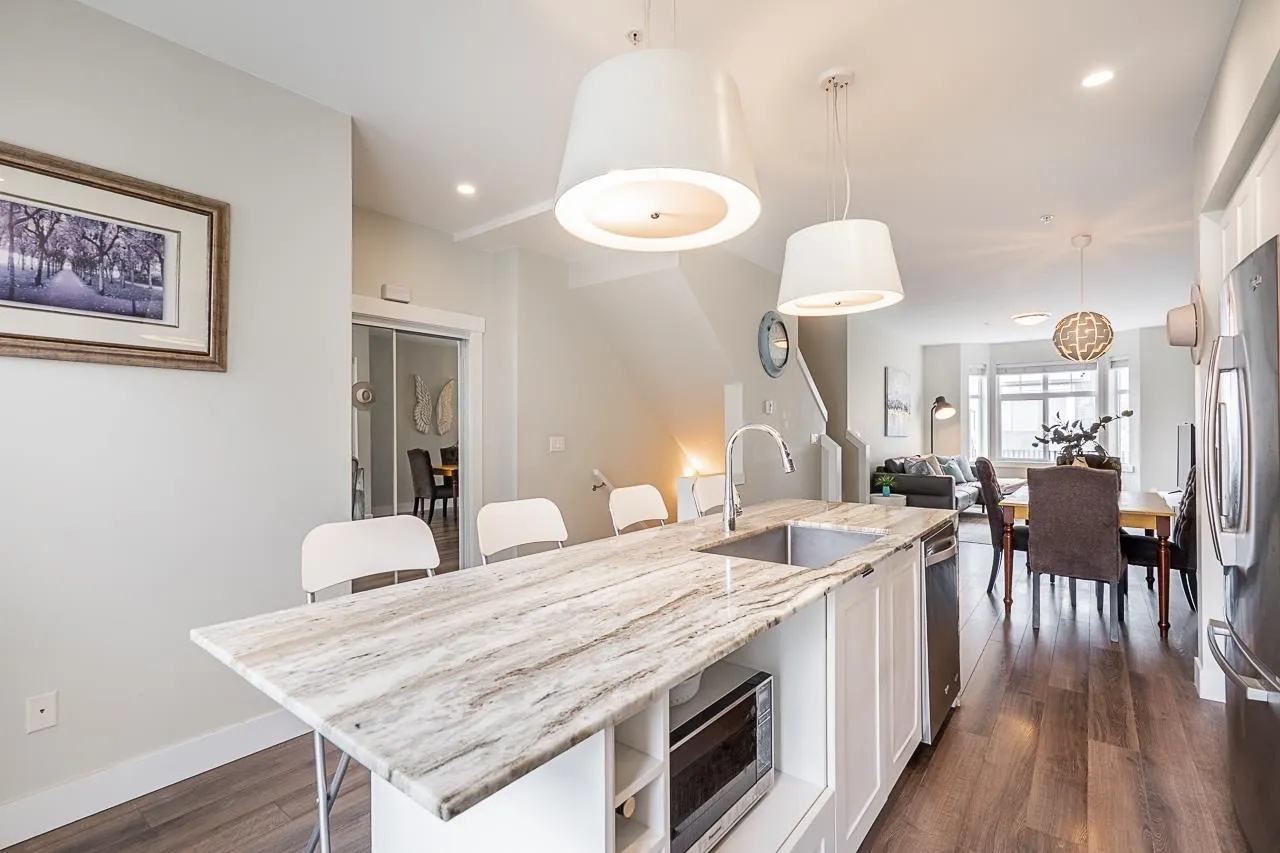 20852 77a Avenue #83