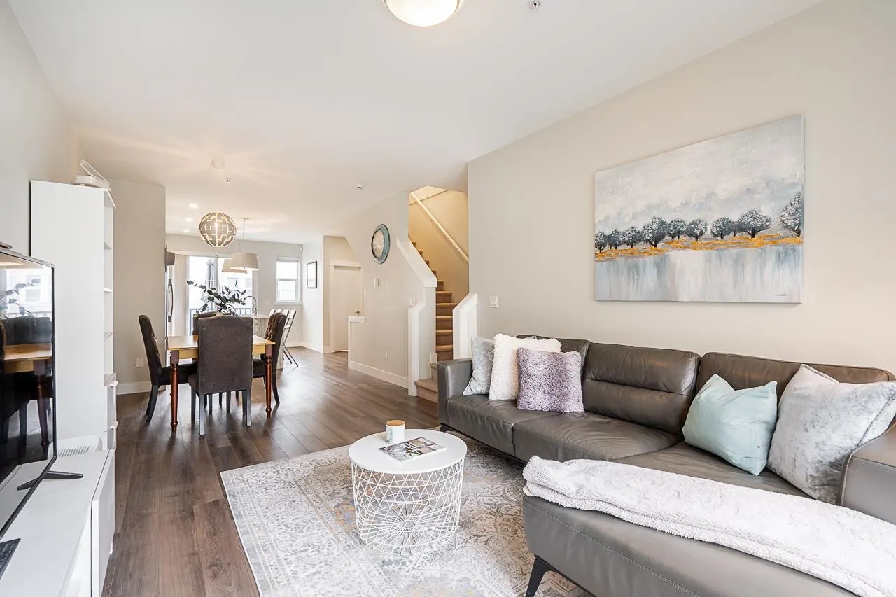 20852 77a Avenue #83