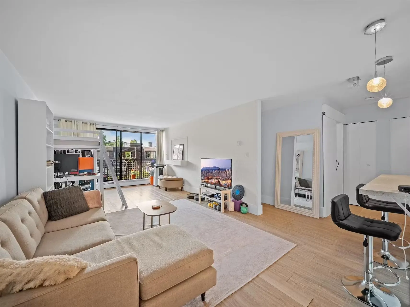 141 W 13th Street #210